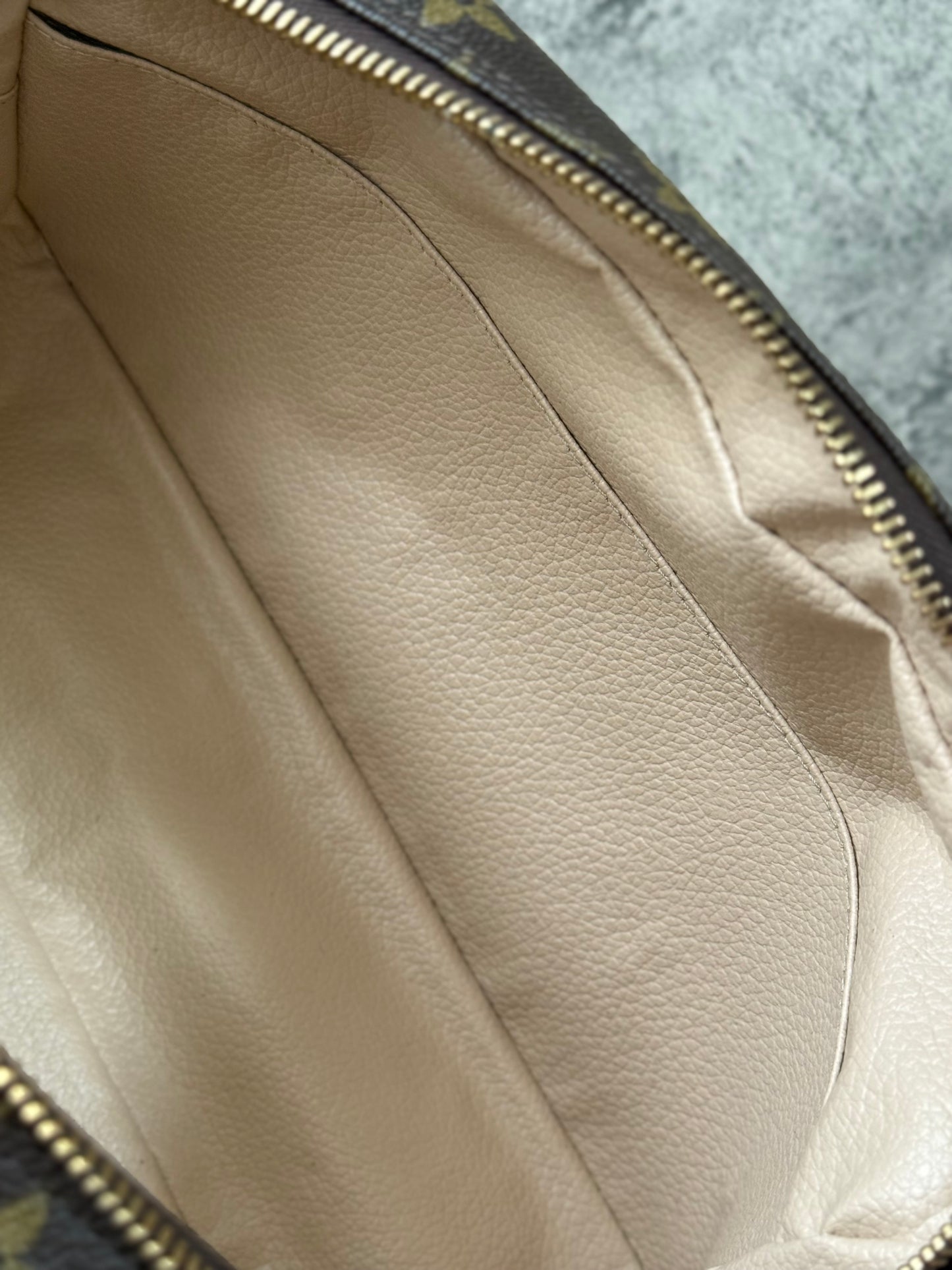 LV Trousse 28