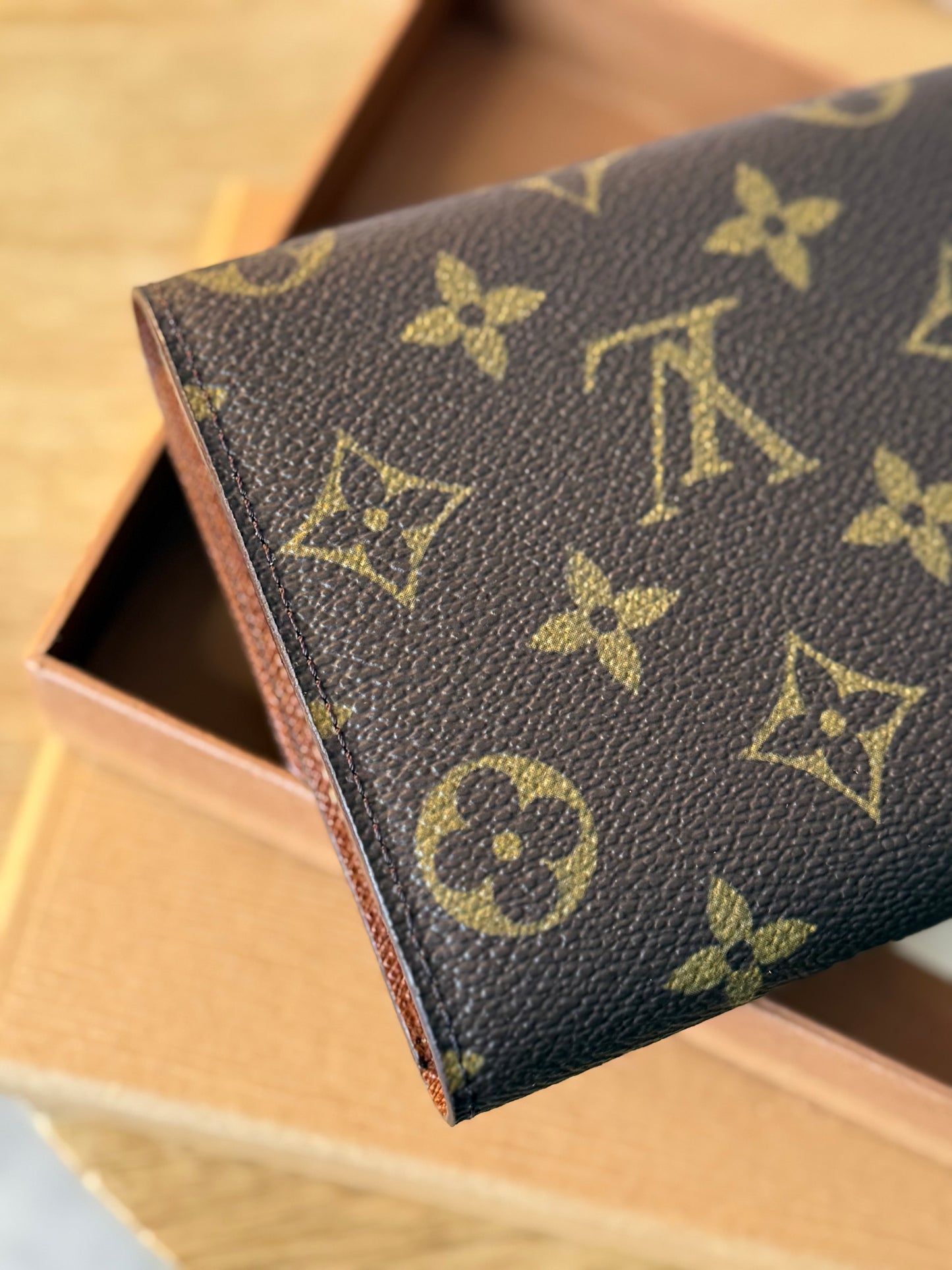LV International Wallet
