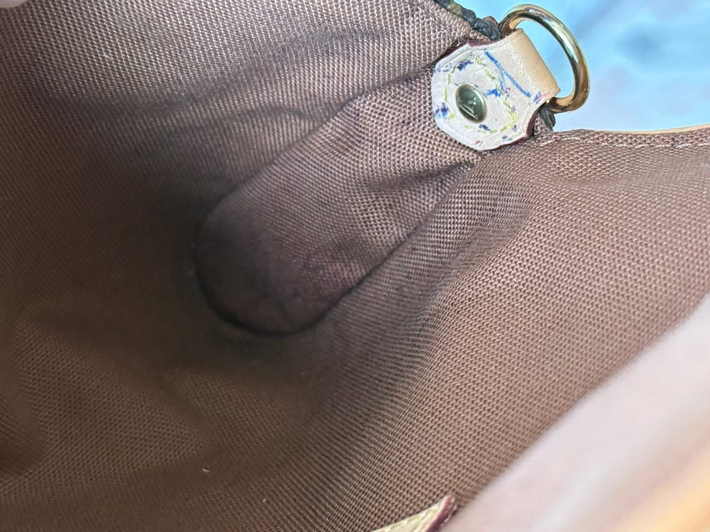 LV Friendly Pochette