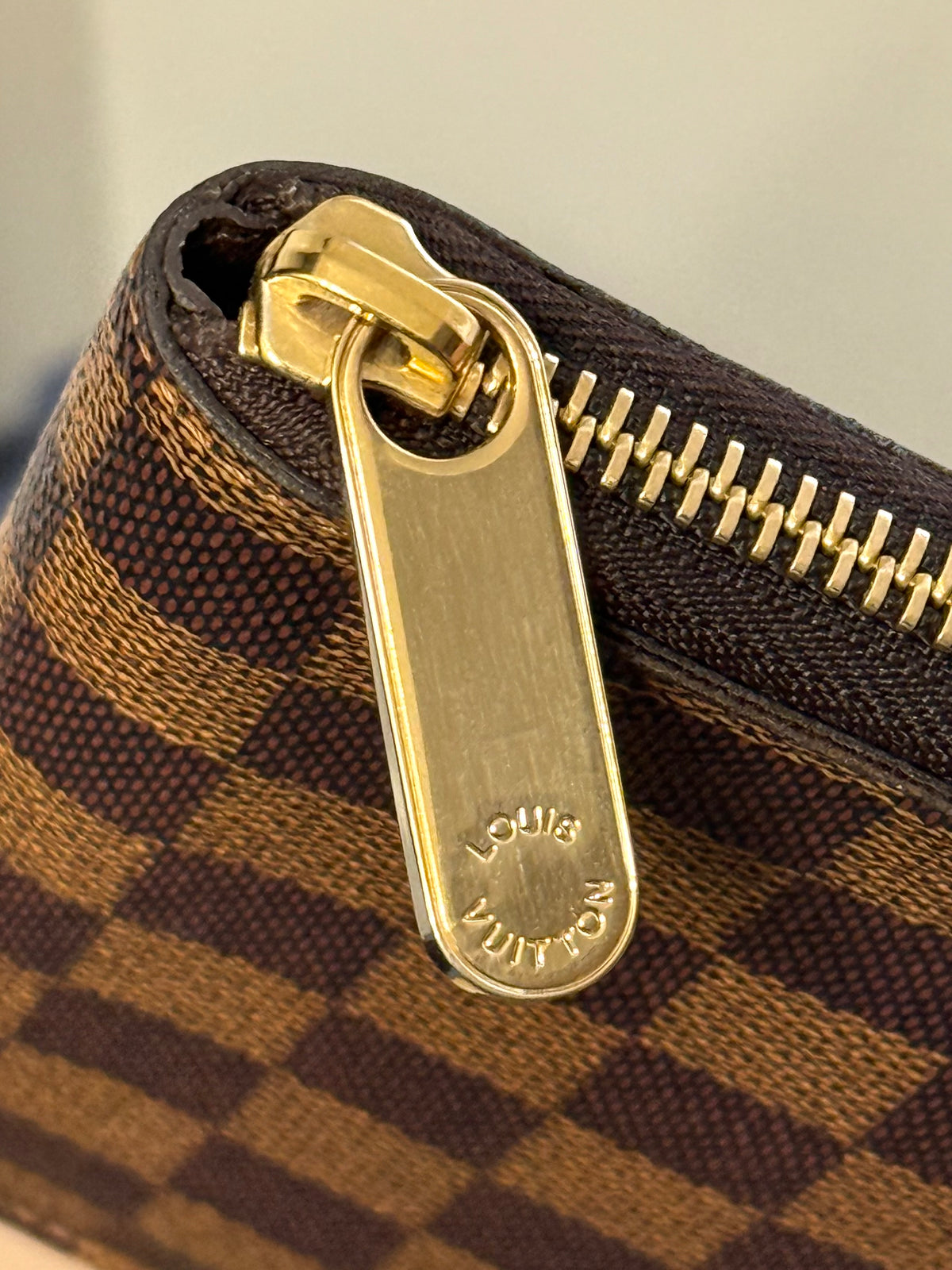 LV Zippy Compact Wallet DE