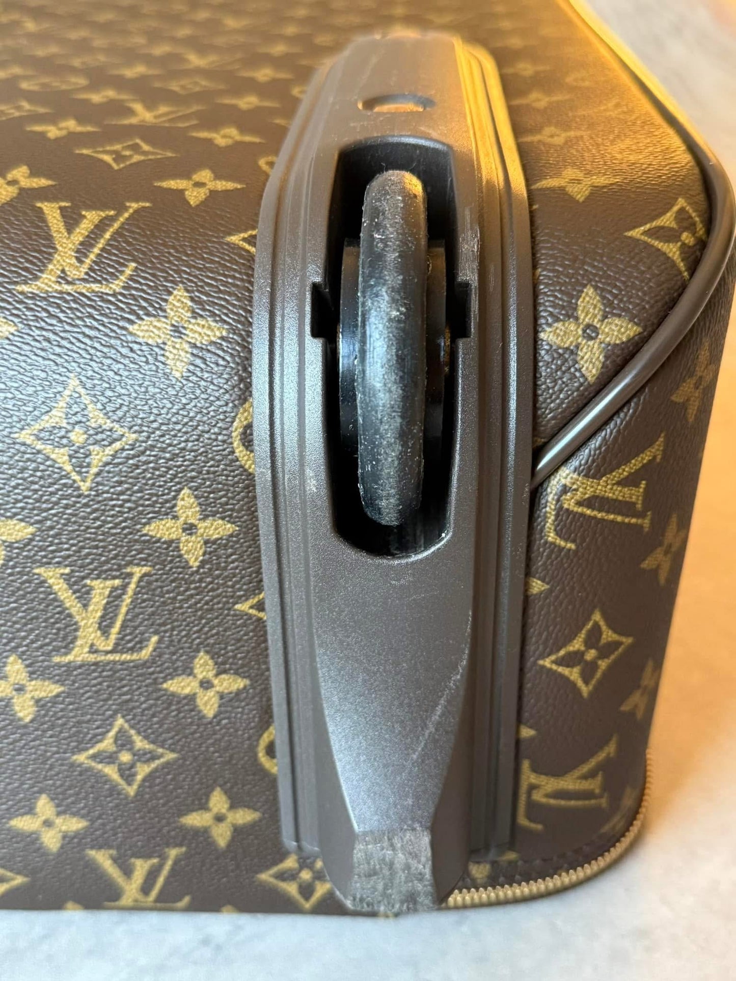 LV Pegase 45 Rolling Luggage