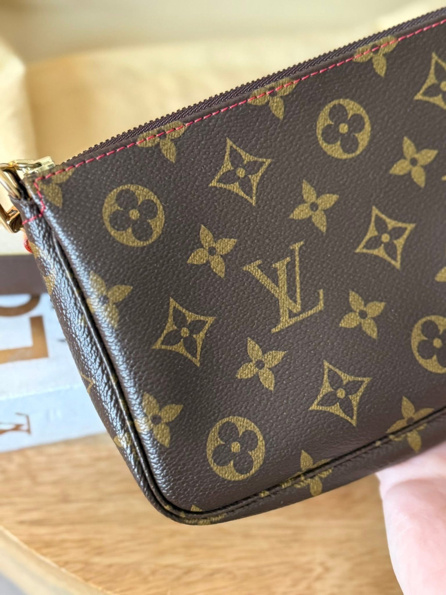 LV Pochette Accesoires Cerise