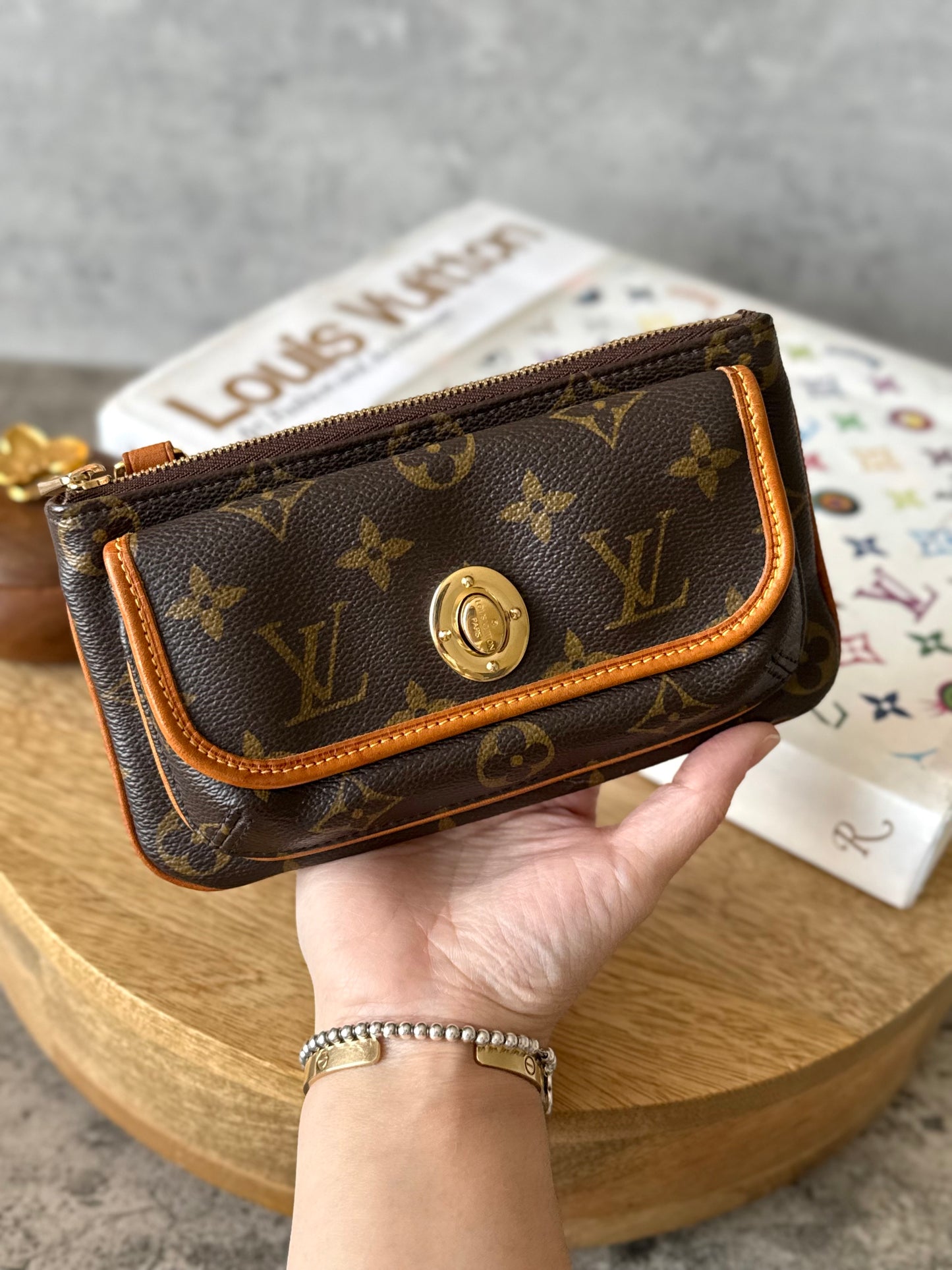 LV Tikal Pochette
