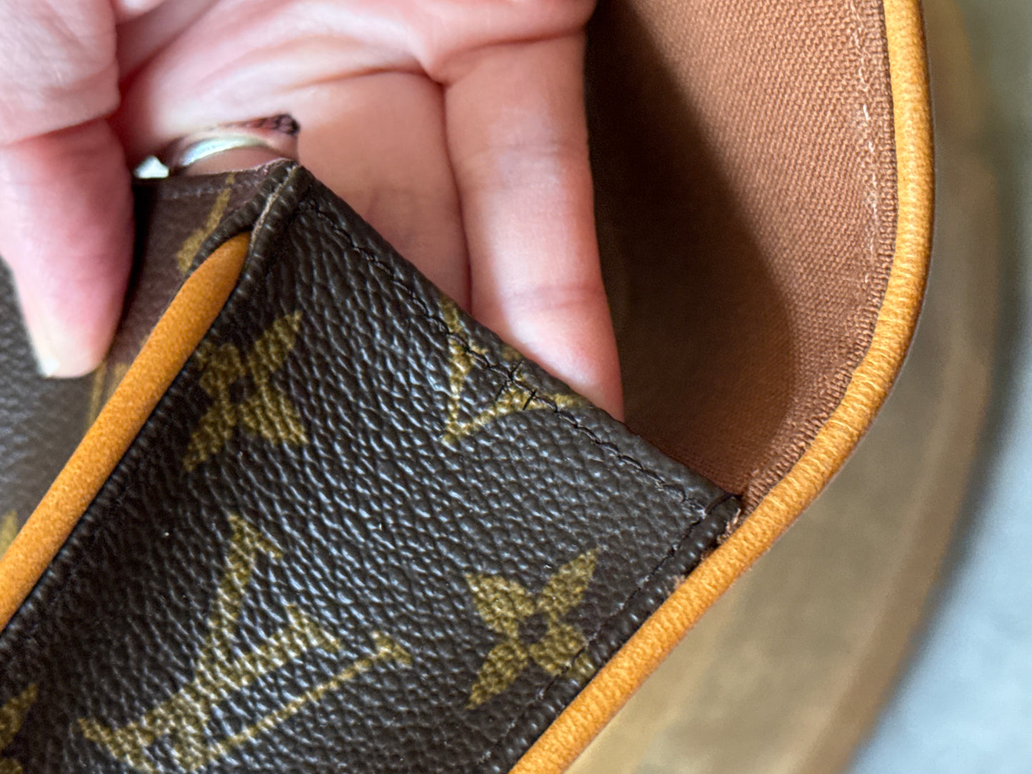 LV Pochette Florentine