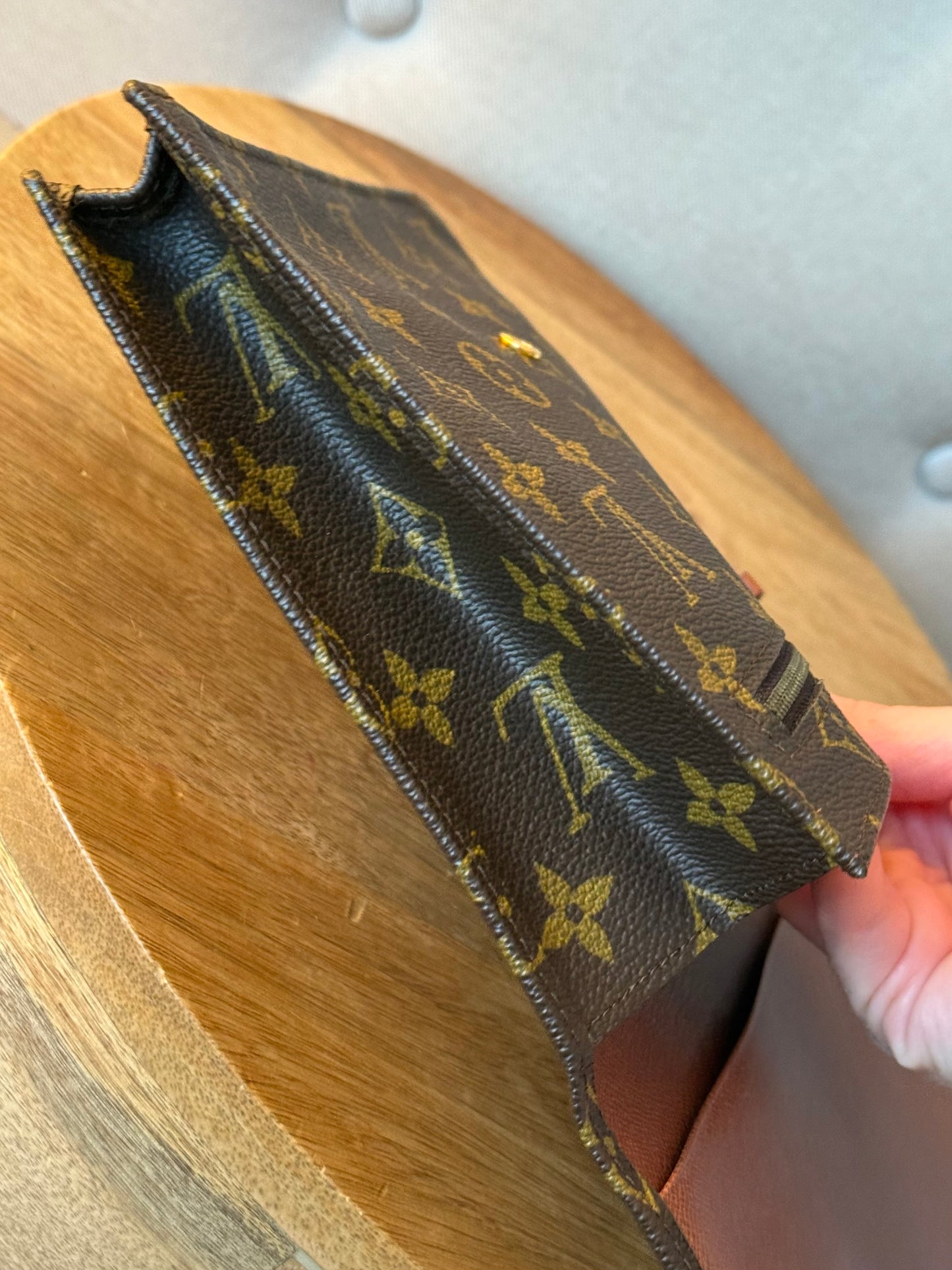 LV Rabat 23 Clutch