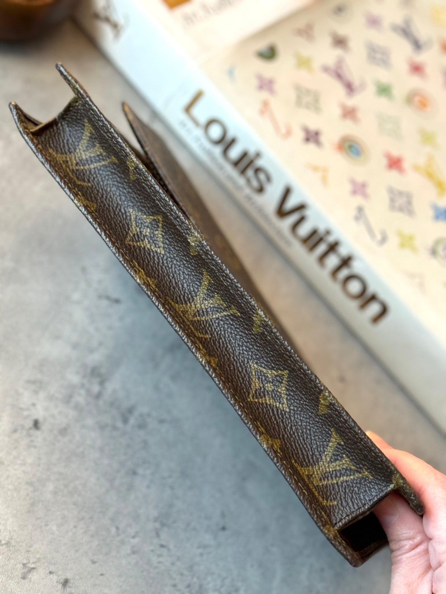 LV Rabat 23 Clutch