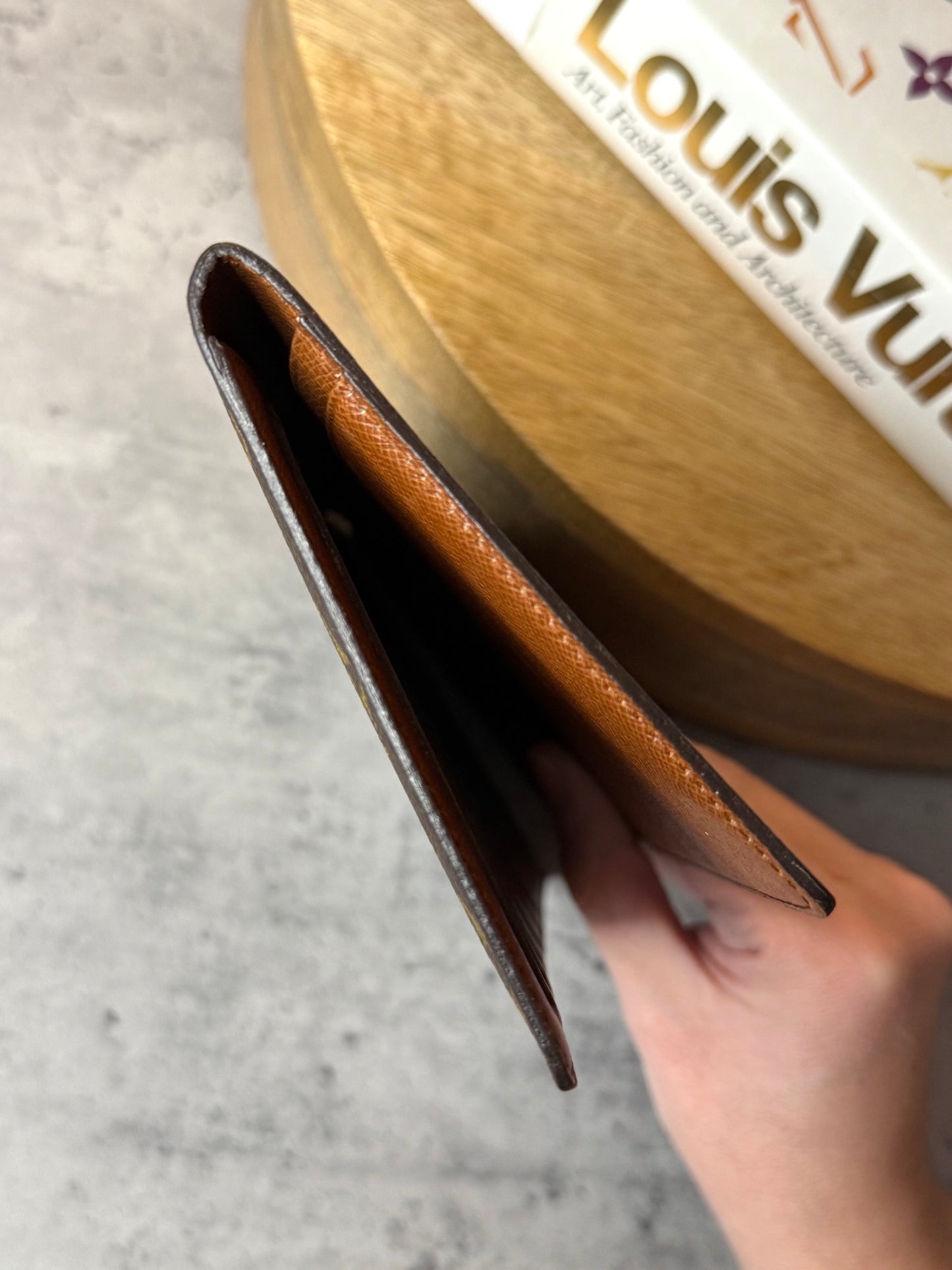 LV checkbook/Planner