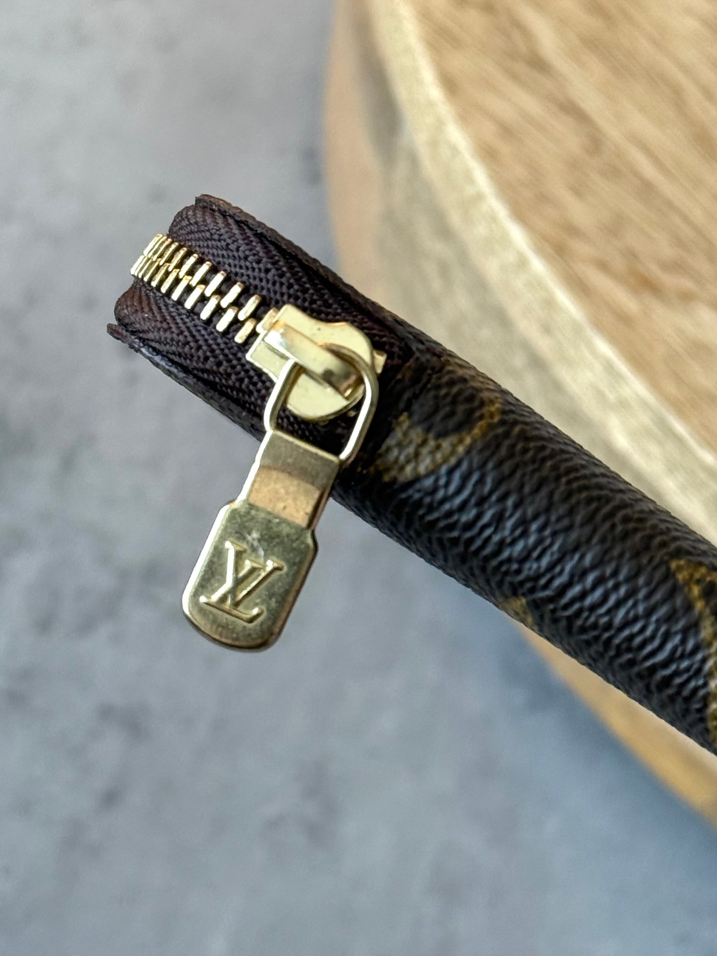 LV Zip Around 6 Key Pouch