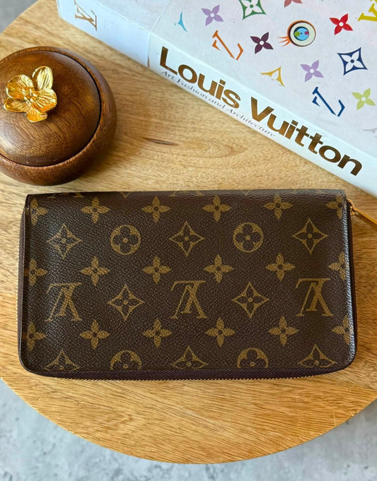 LV Zippy Organizer Wallet