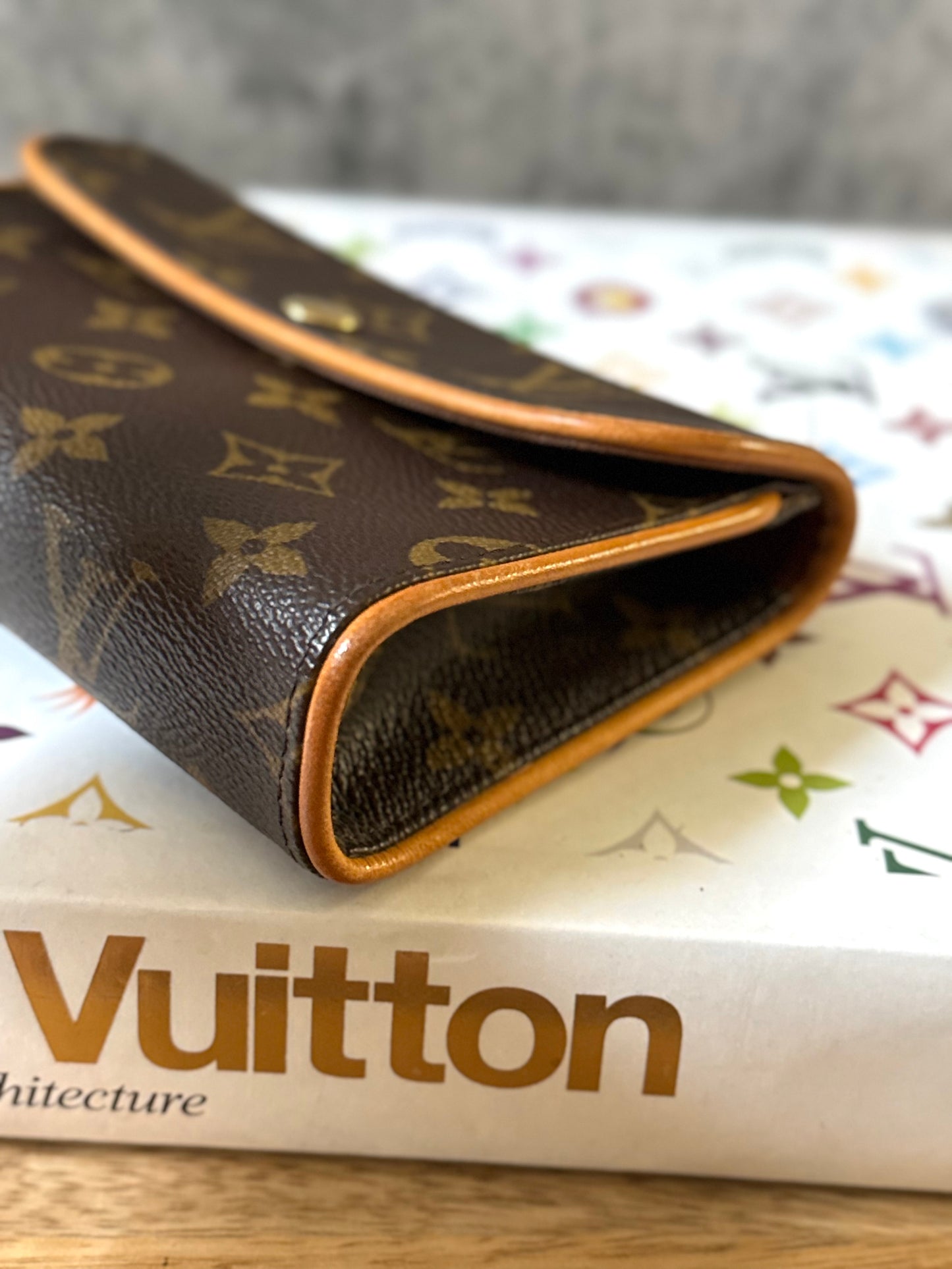 LV Pochette Florentine
