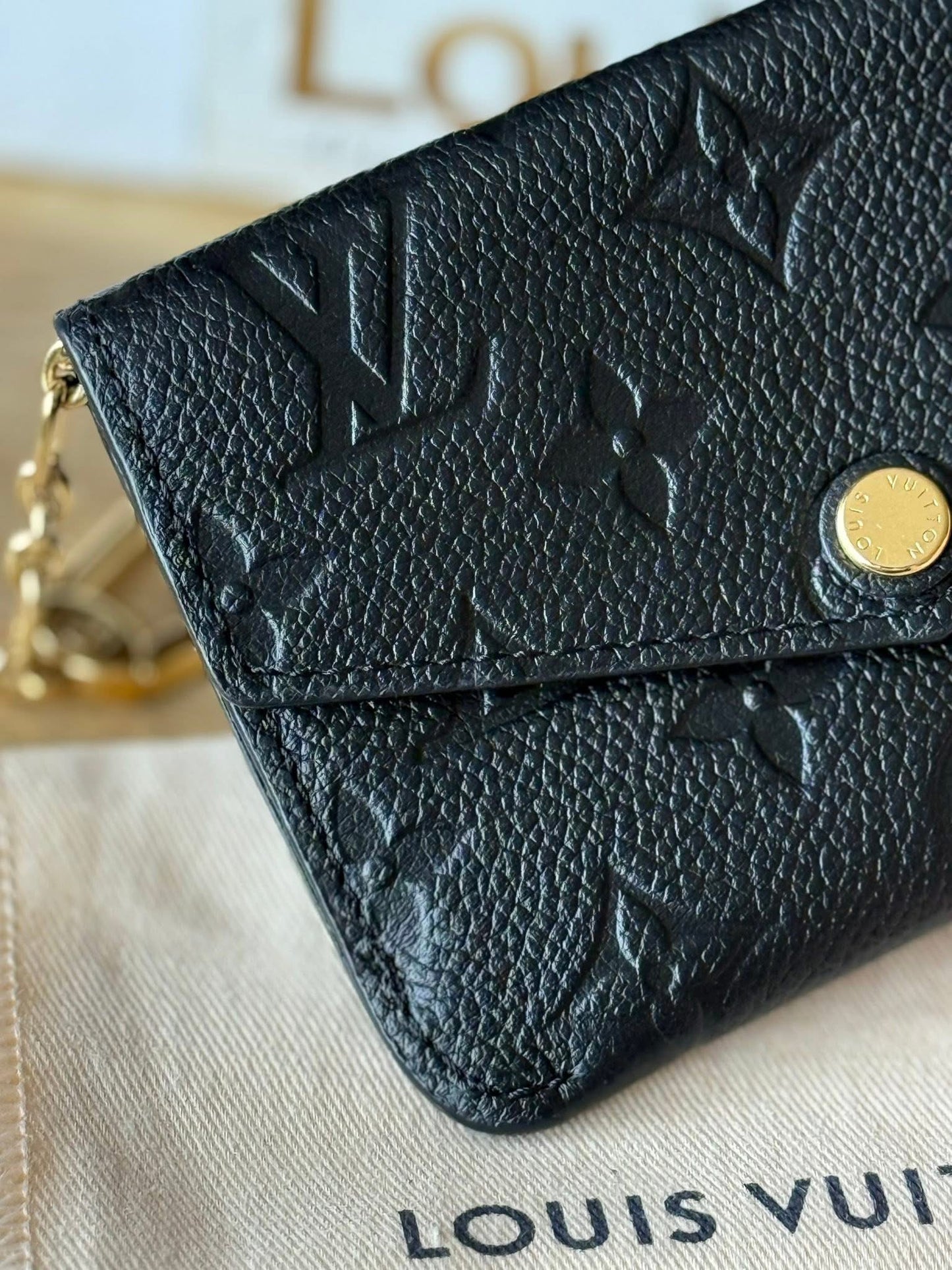 LV Key Pouch Empreinte in Noir