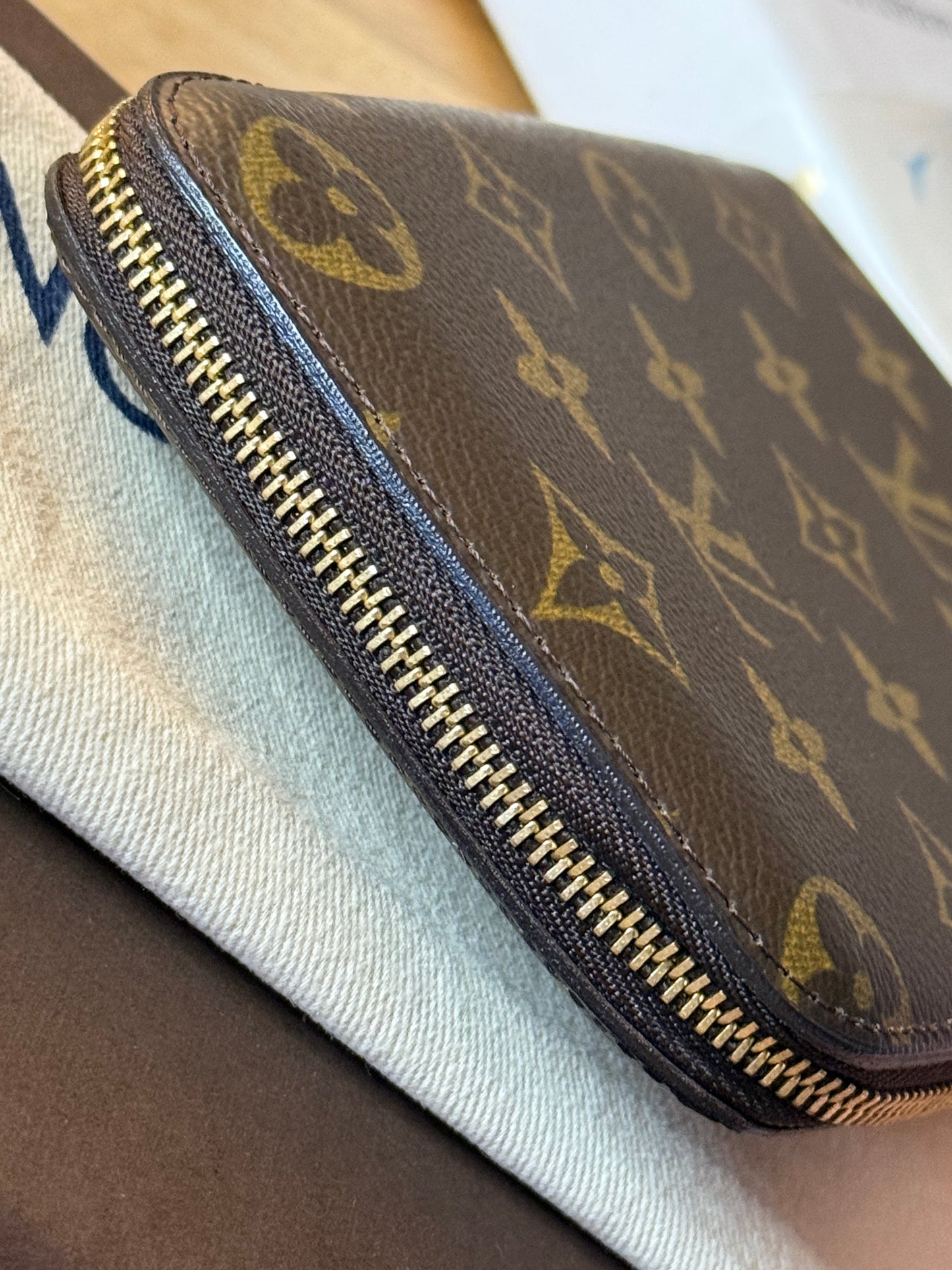 LV Geode Wallet