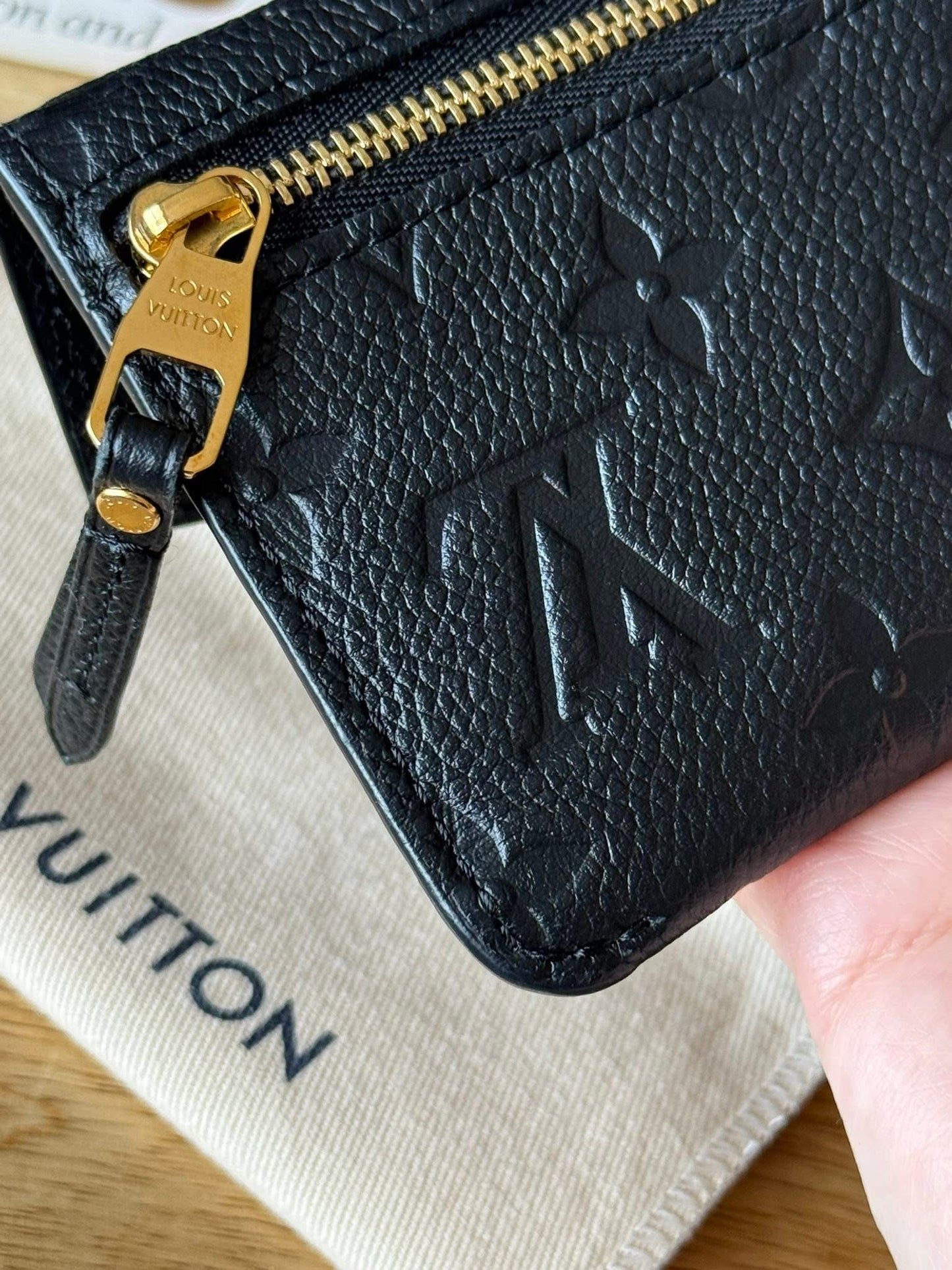 LV Key Pouch Empreinte in Noir