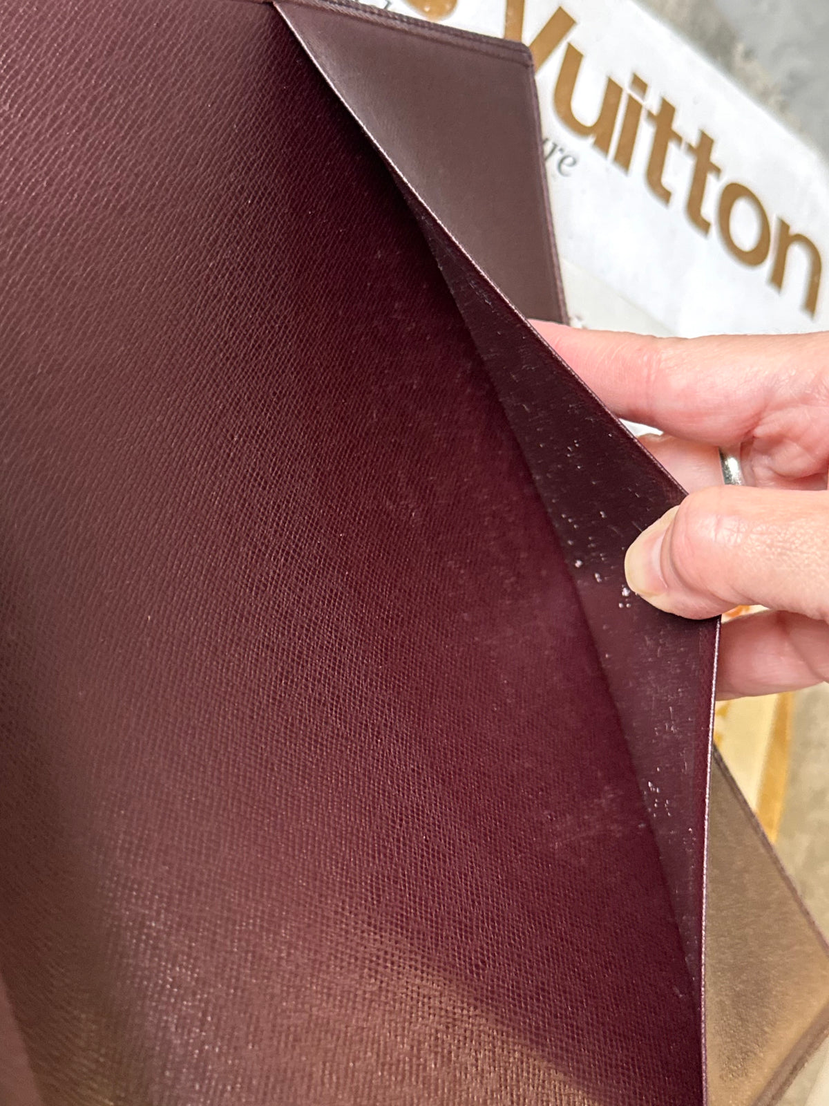 LV Desk Agenda Taiga Mahogany