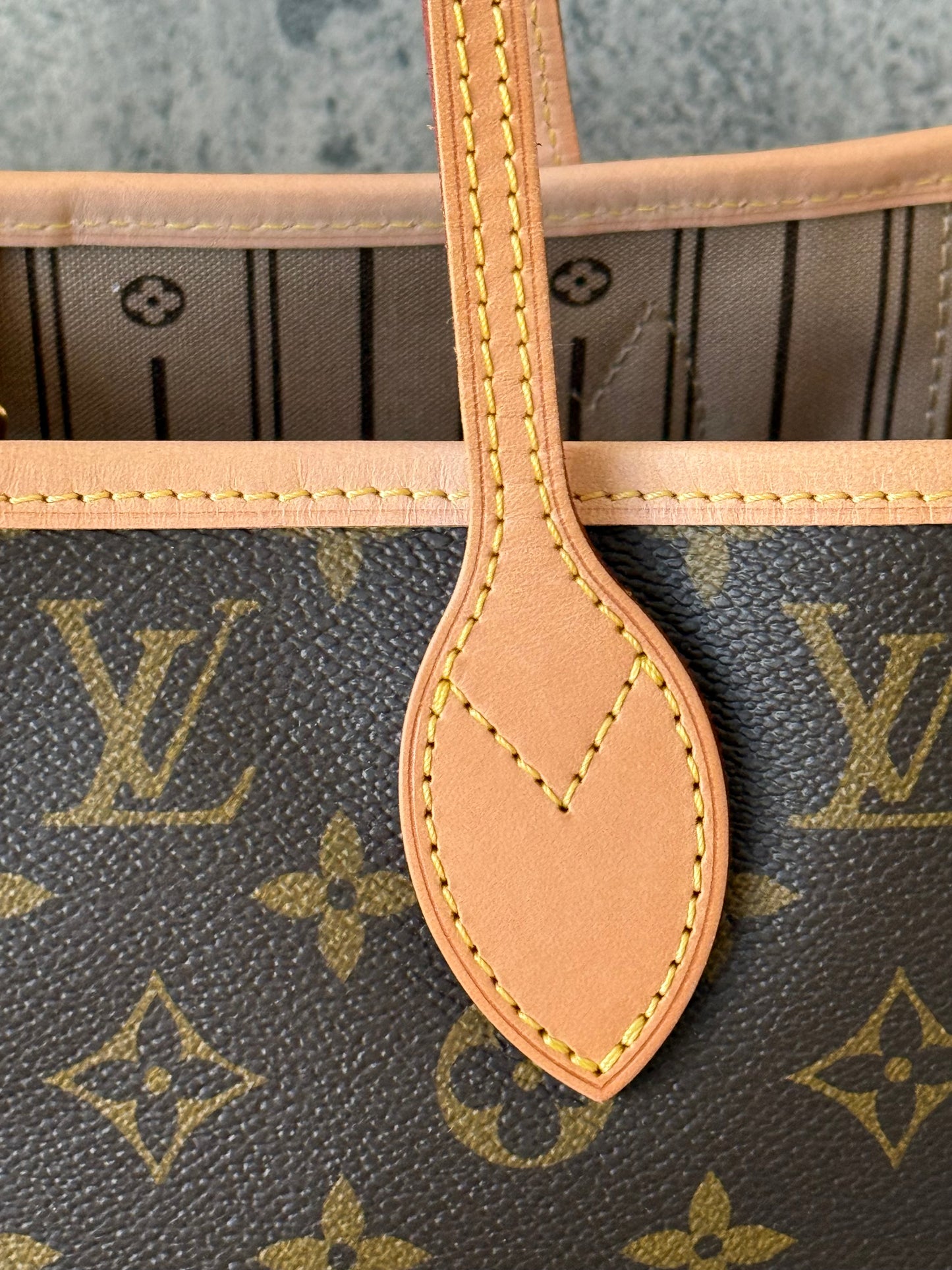 LV Neverfull MM Beige