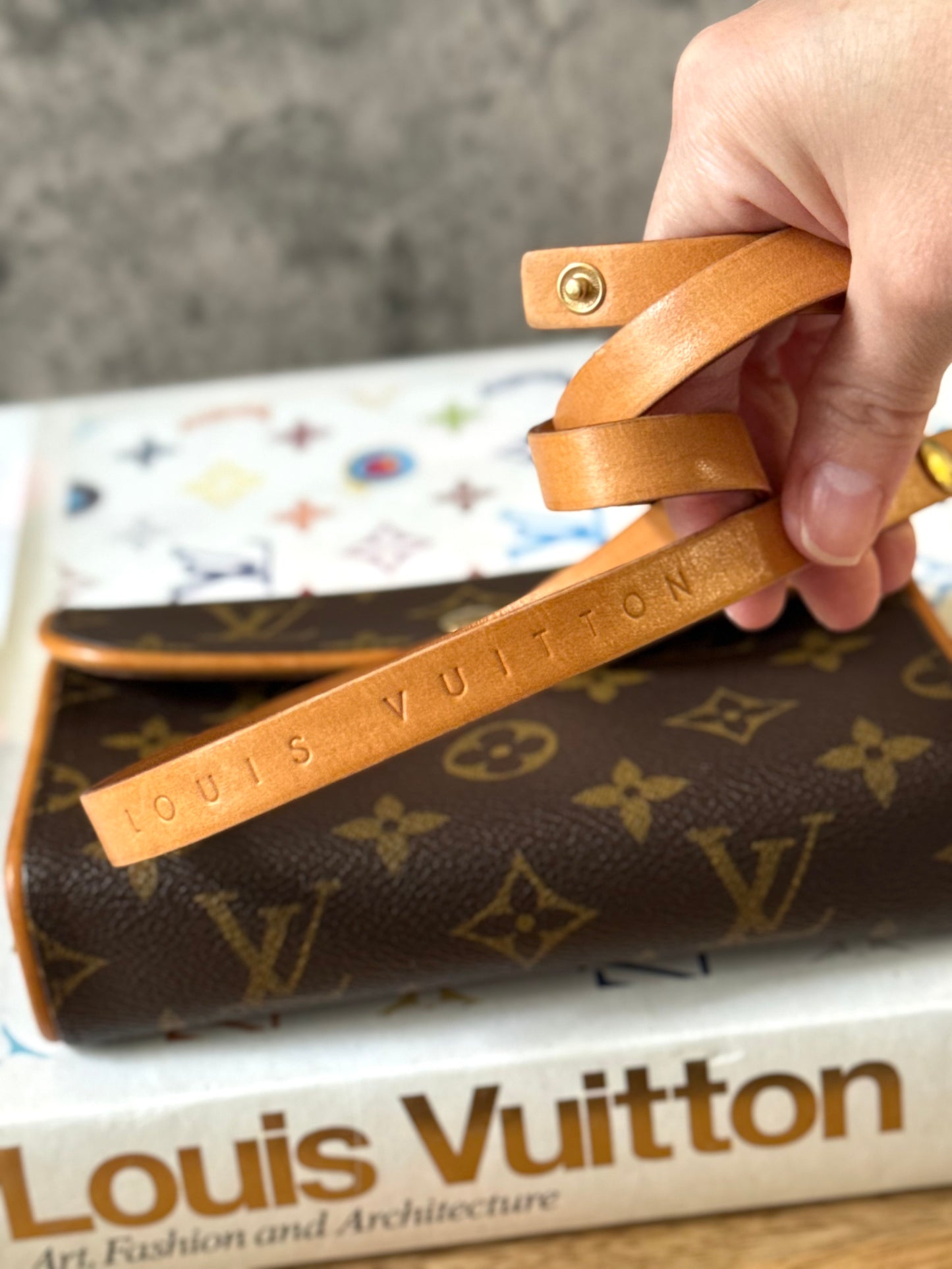 LV Pochette Florentine