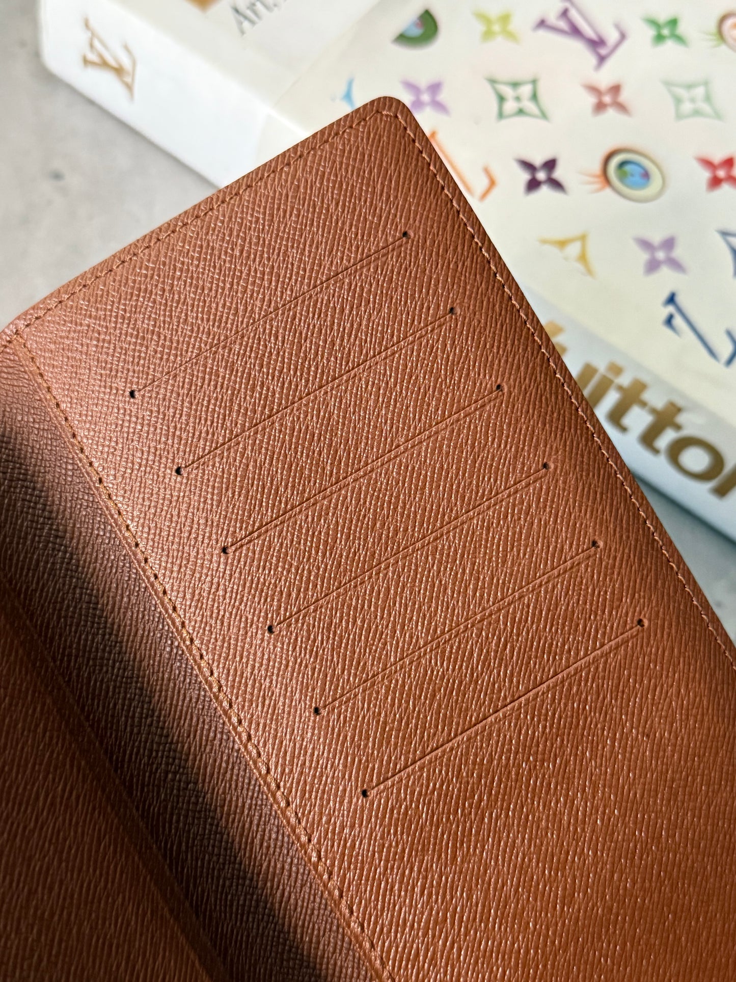 LV CHECKBOOK/WALLET