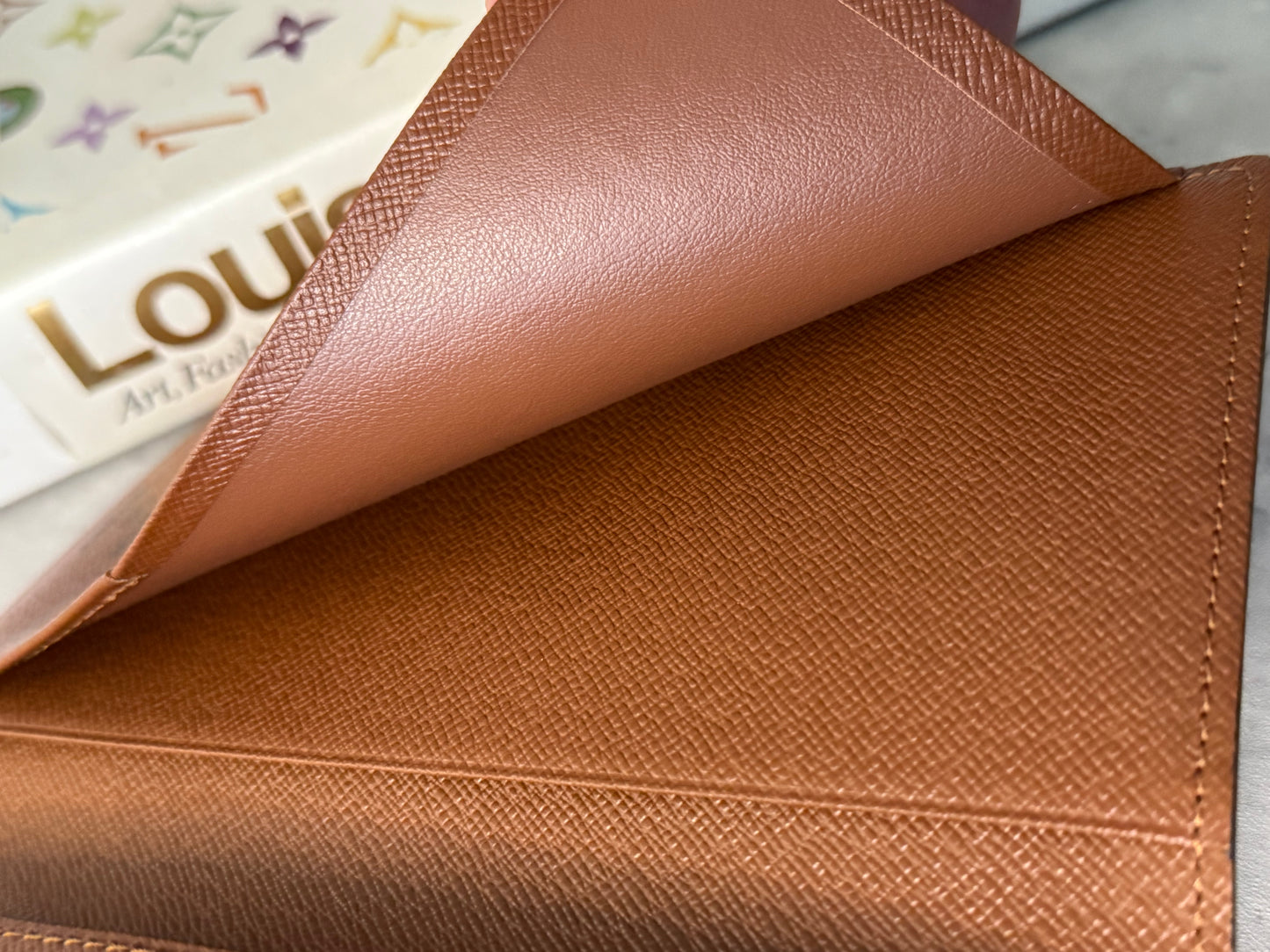 LV CHECKBOOK/WALLET