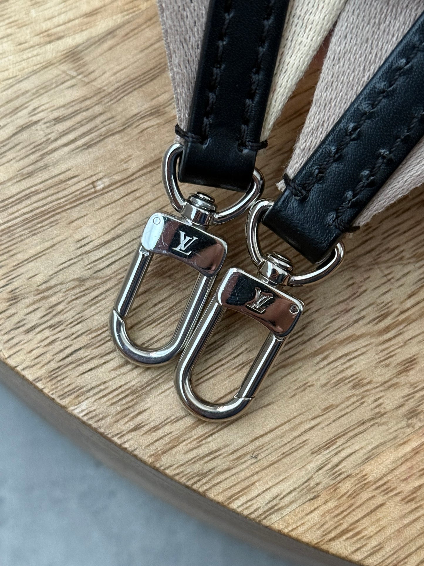 LV Adjustable guitar strap