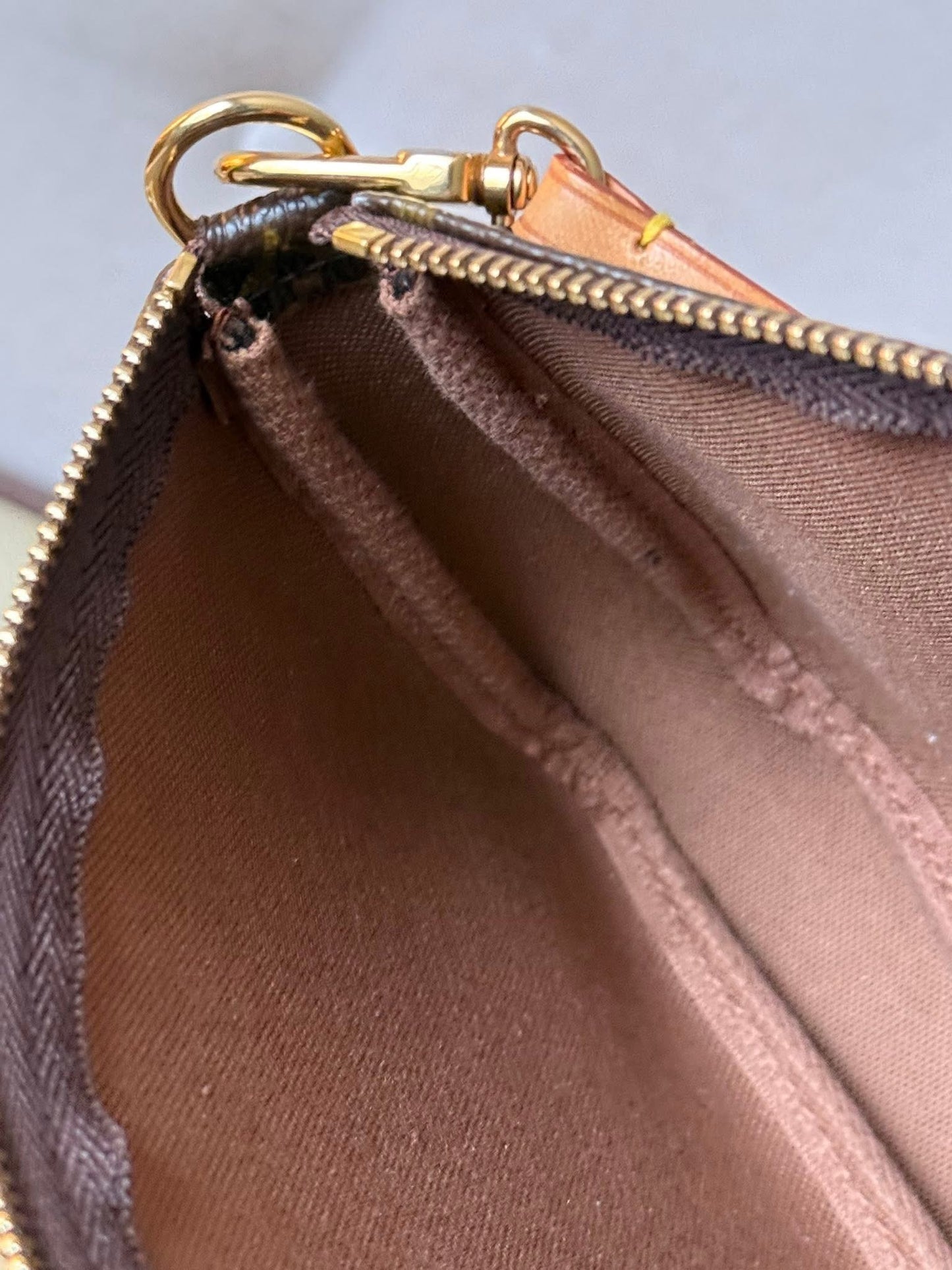 LV Pochette Accesoires Cerise