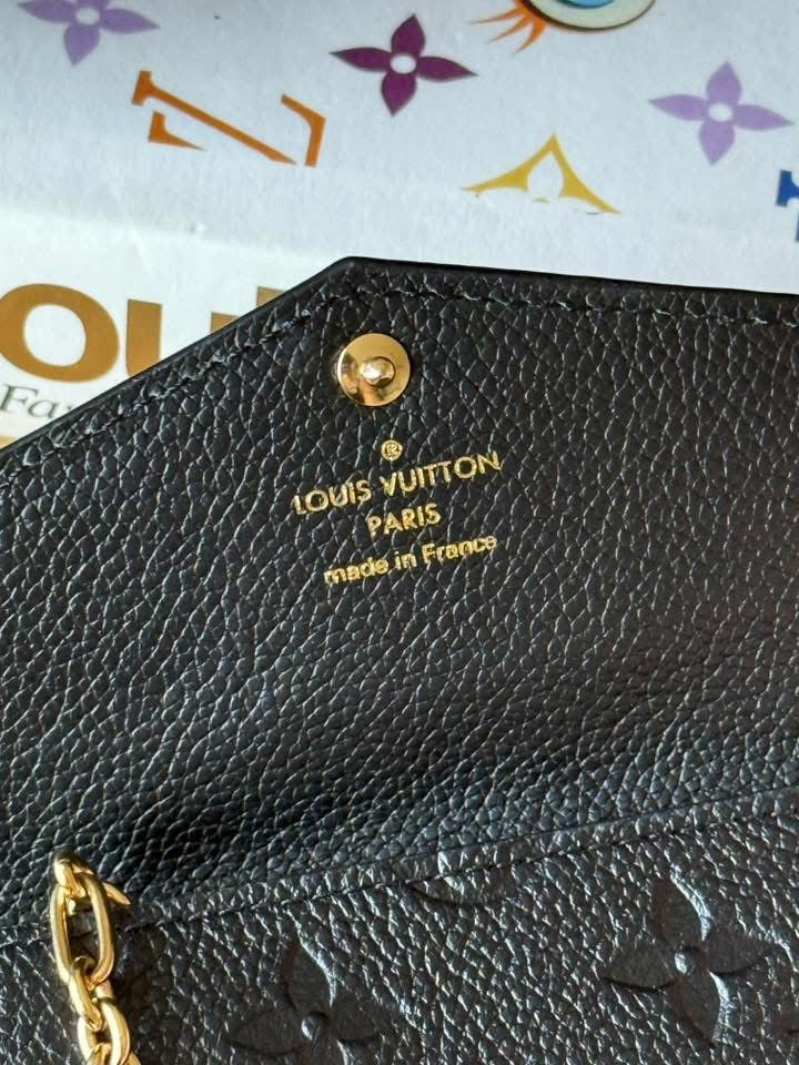 LV Key Pouch Empreinte in Noir
