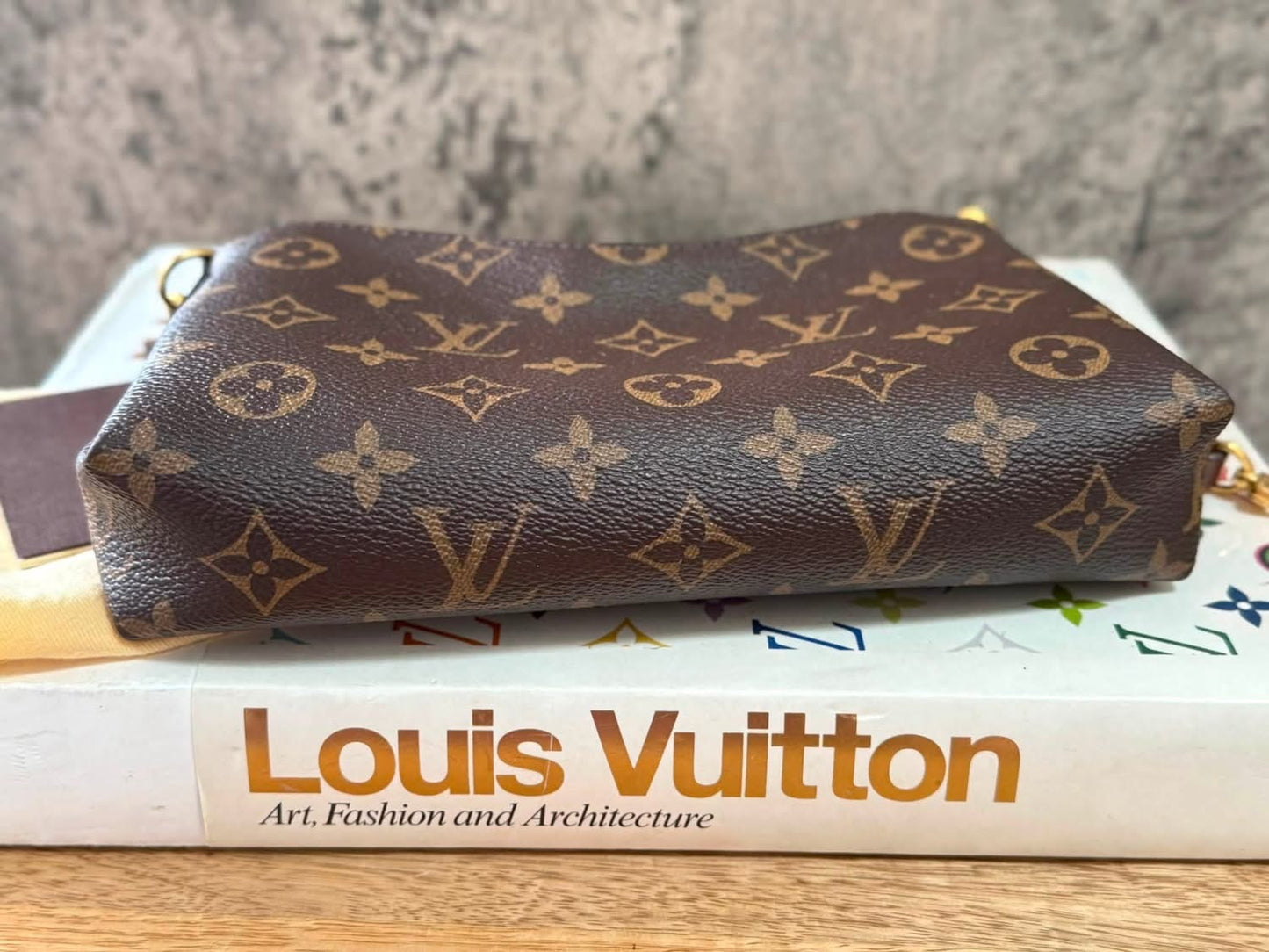 LV Pallas Noir Clutch