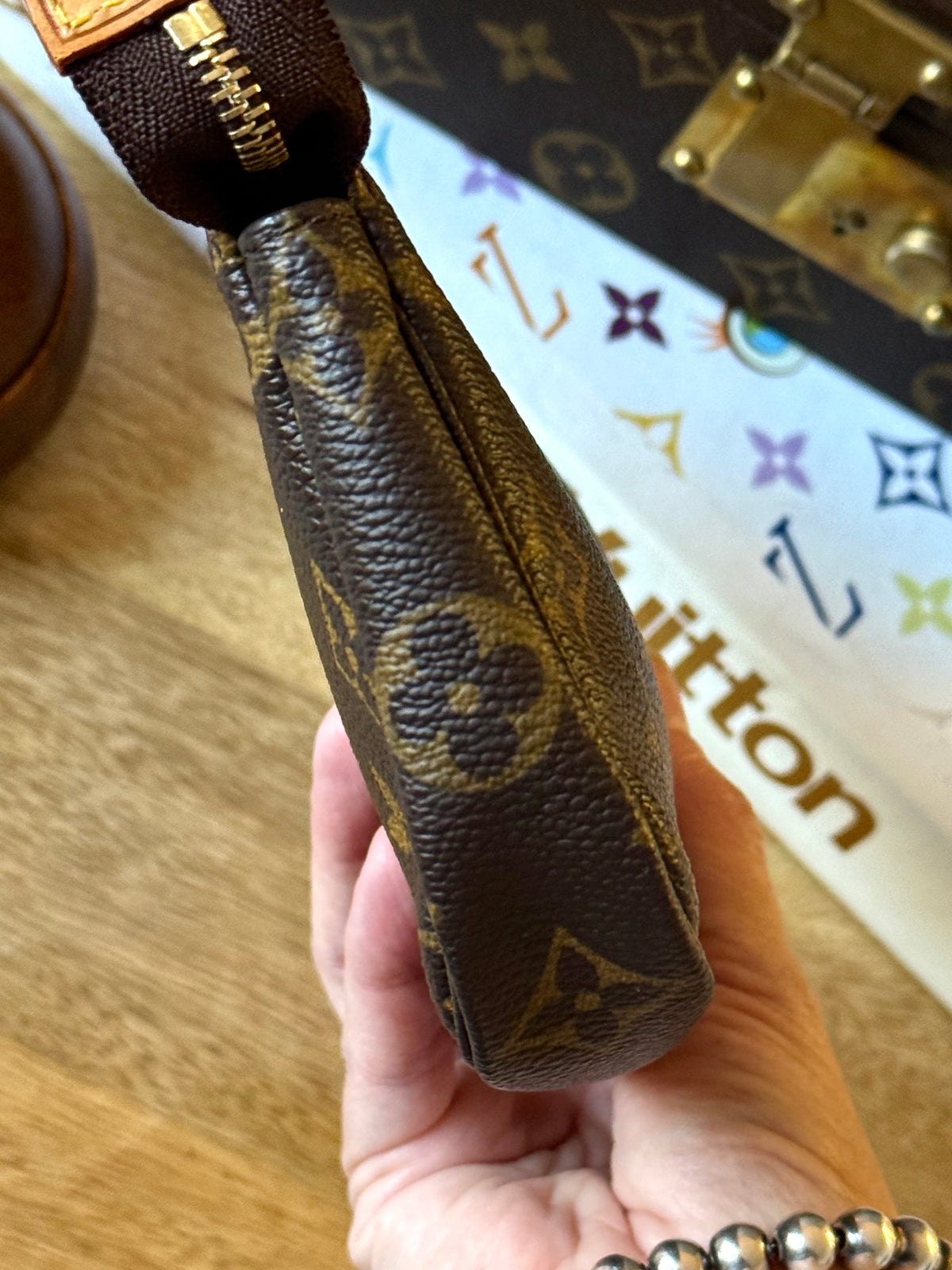 LV Bucket Pochette Monogram