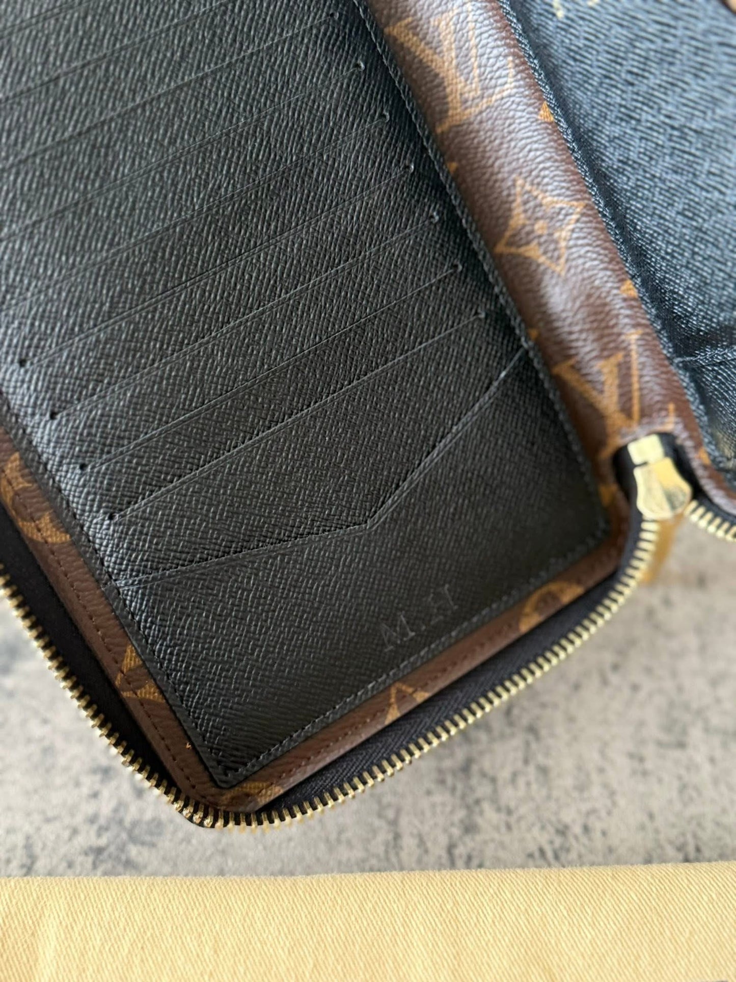 LV Daily Organizer Noir