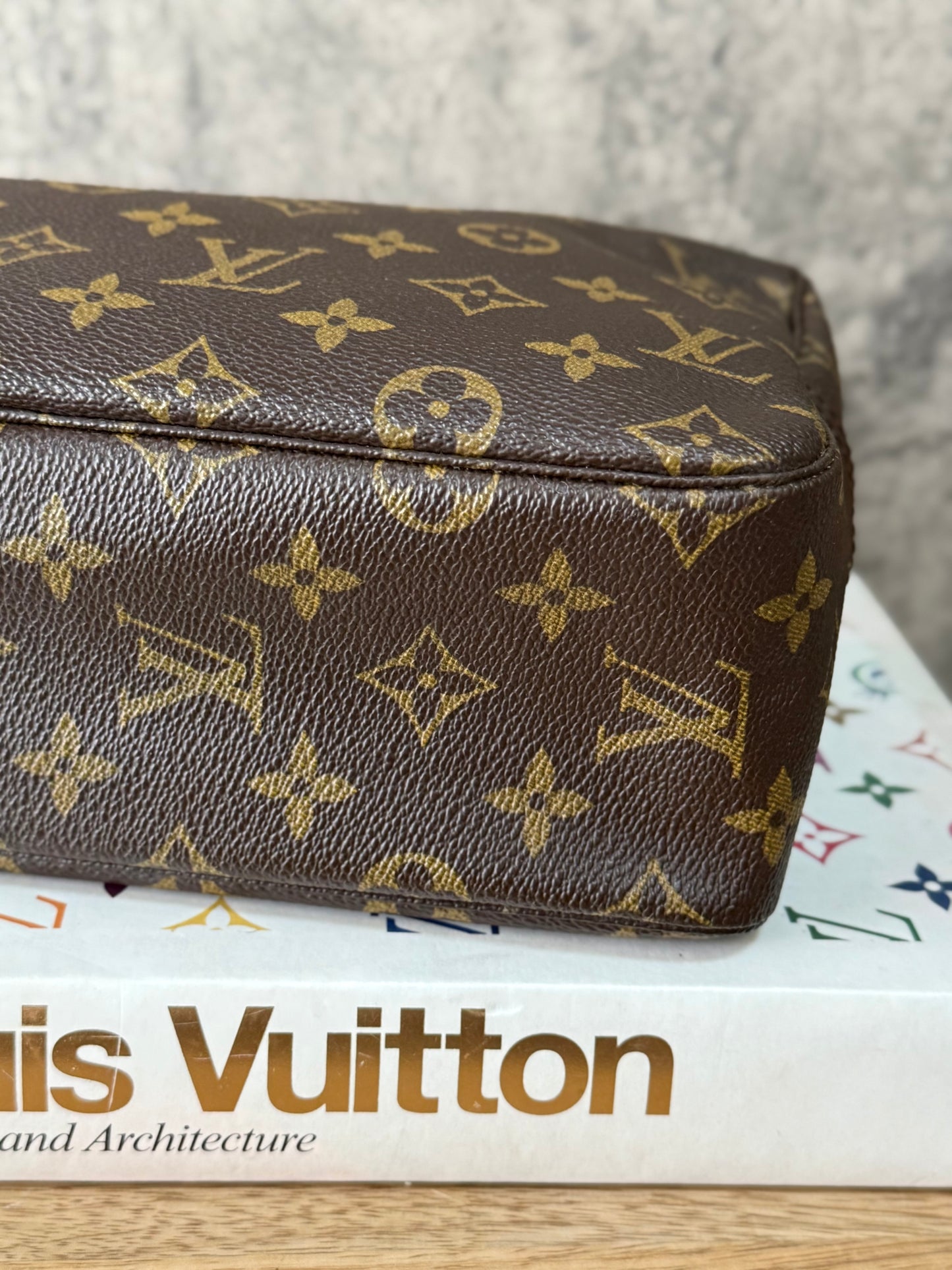 LV Trousse 28