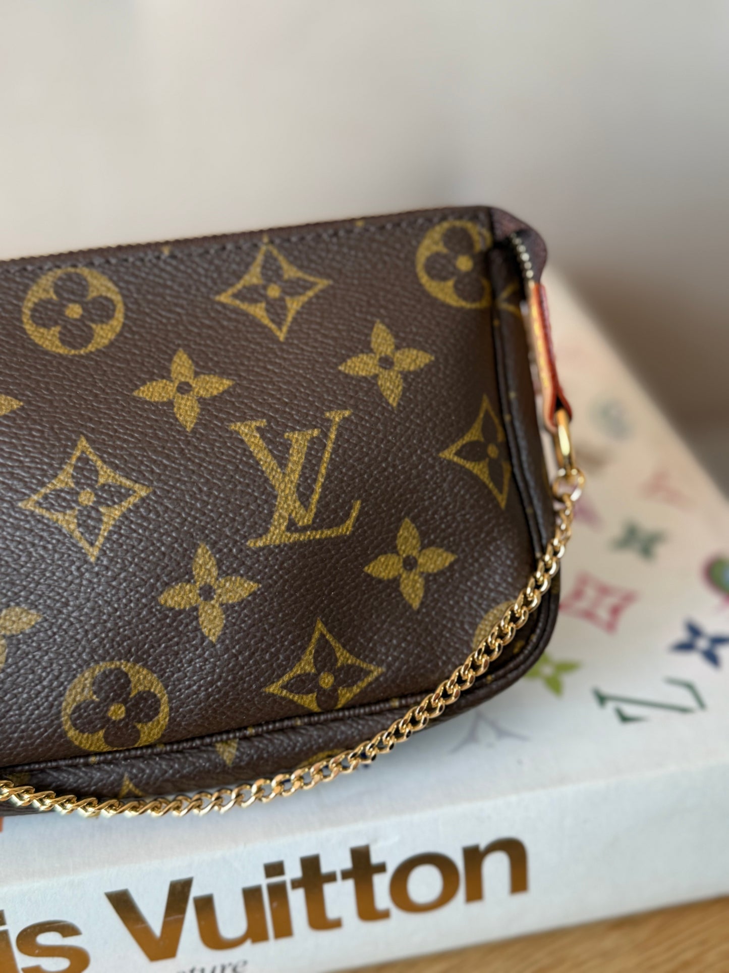 LV Bucket Pochette