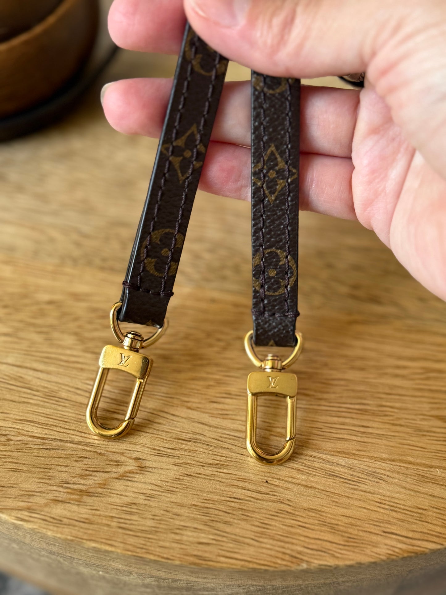 LV Thin crossbody mono strap.