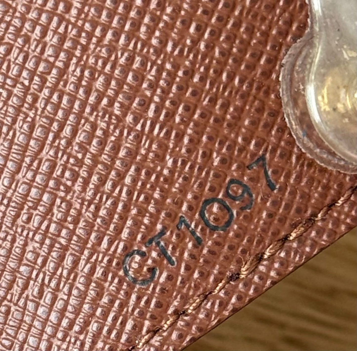 LV Pression card holder