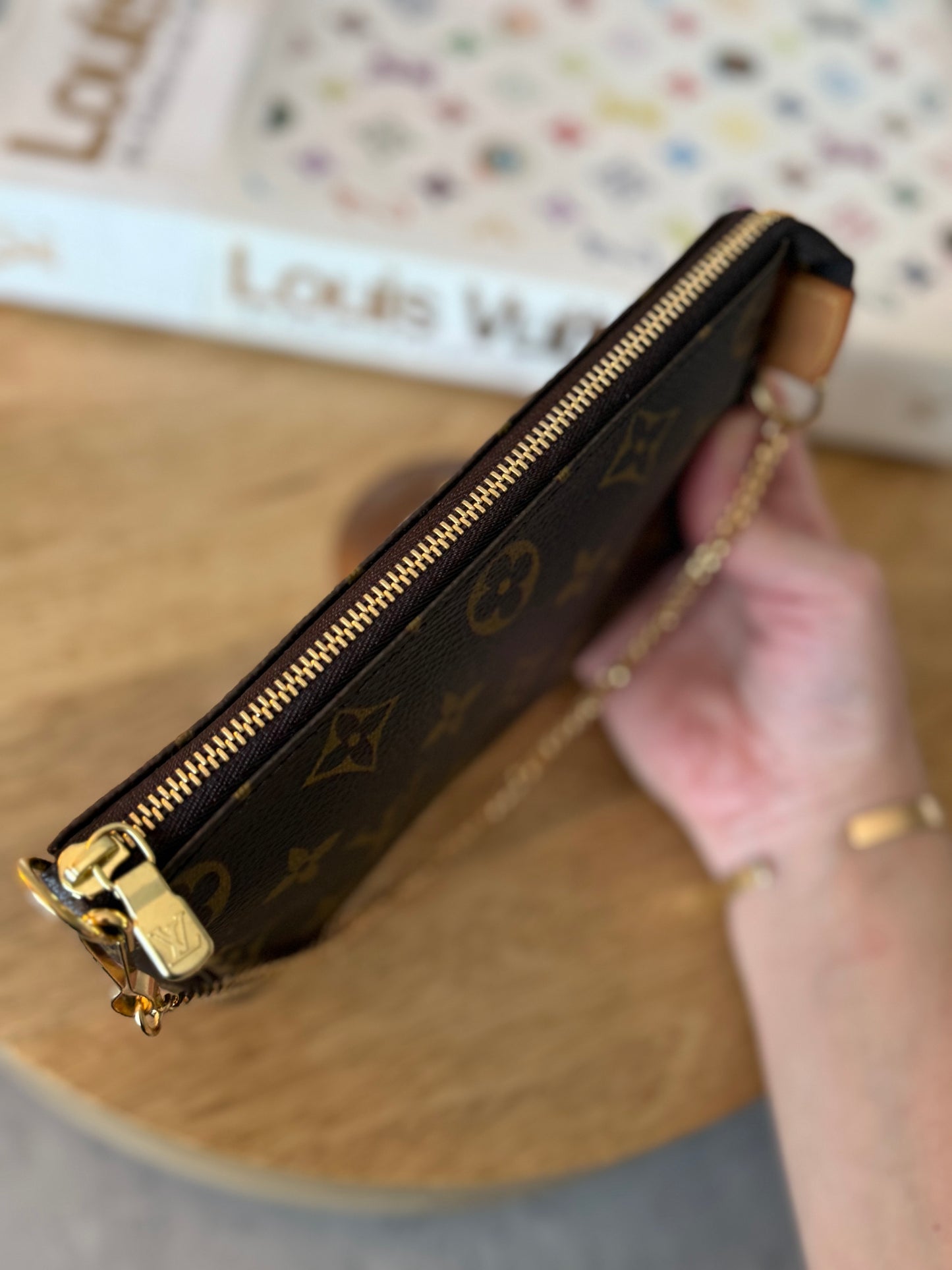 LV Bucket Pochette