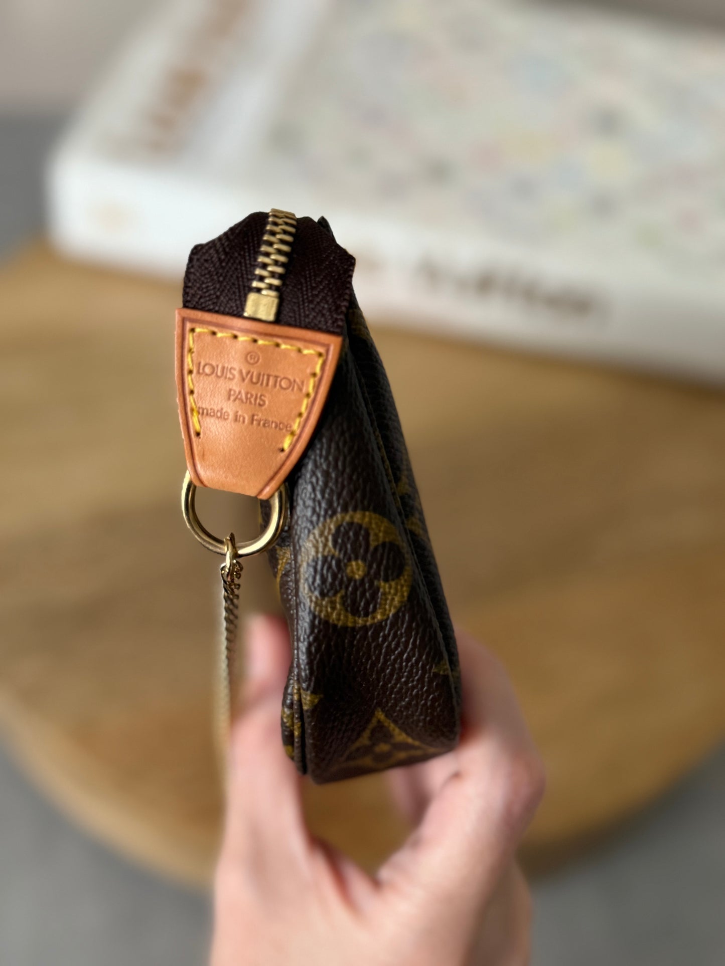 LV Bucket Pochette