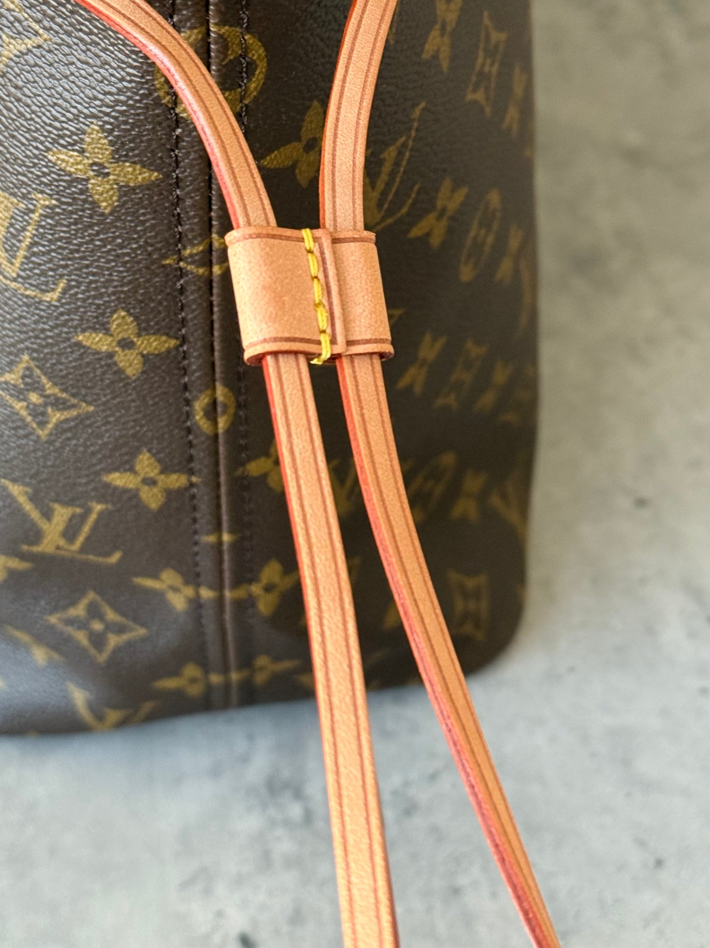 LV Neverfull MM Beige