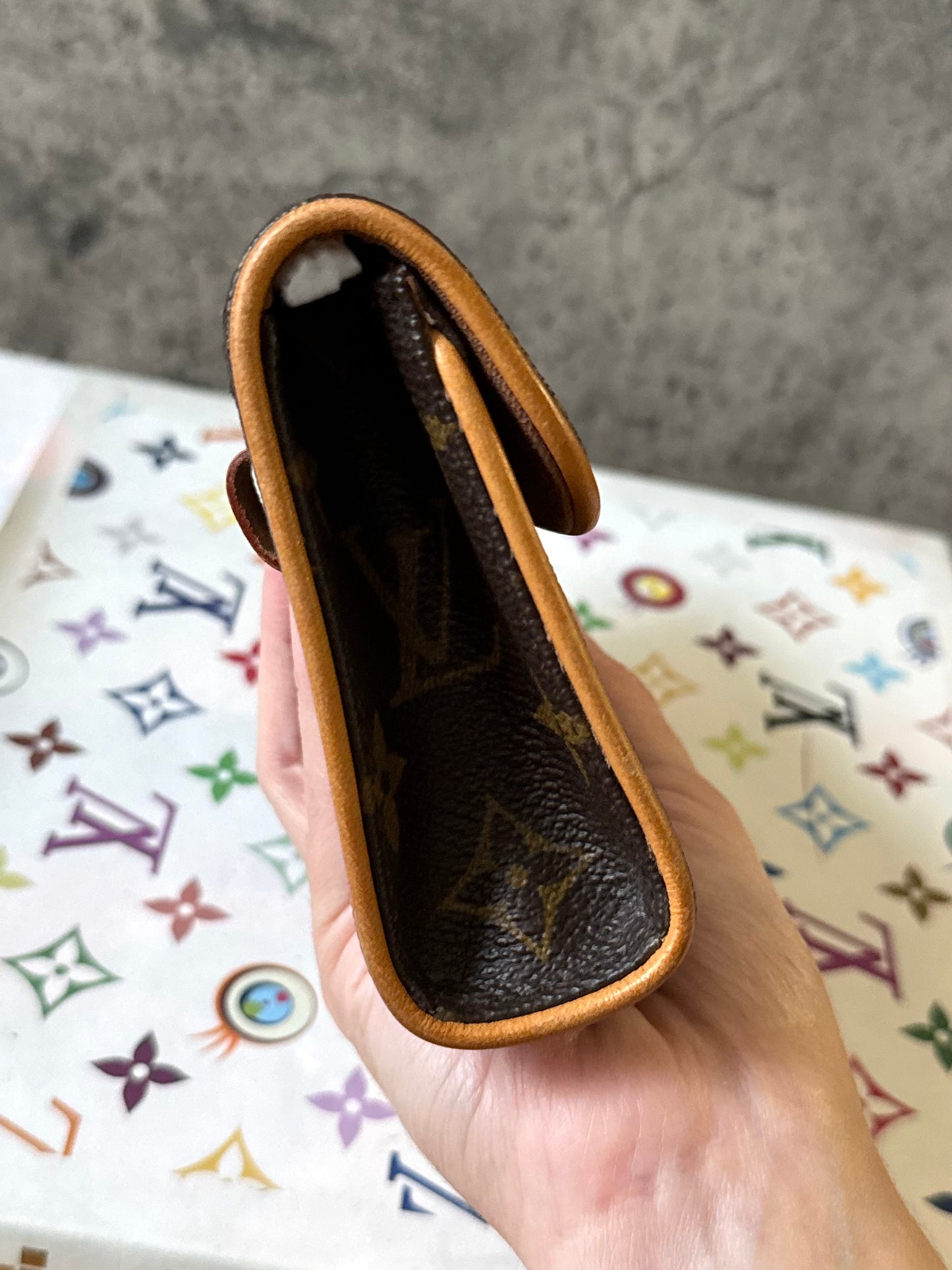 LV Pochette Florentine