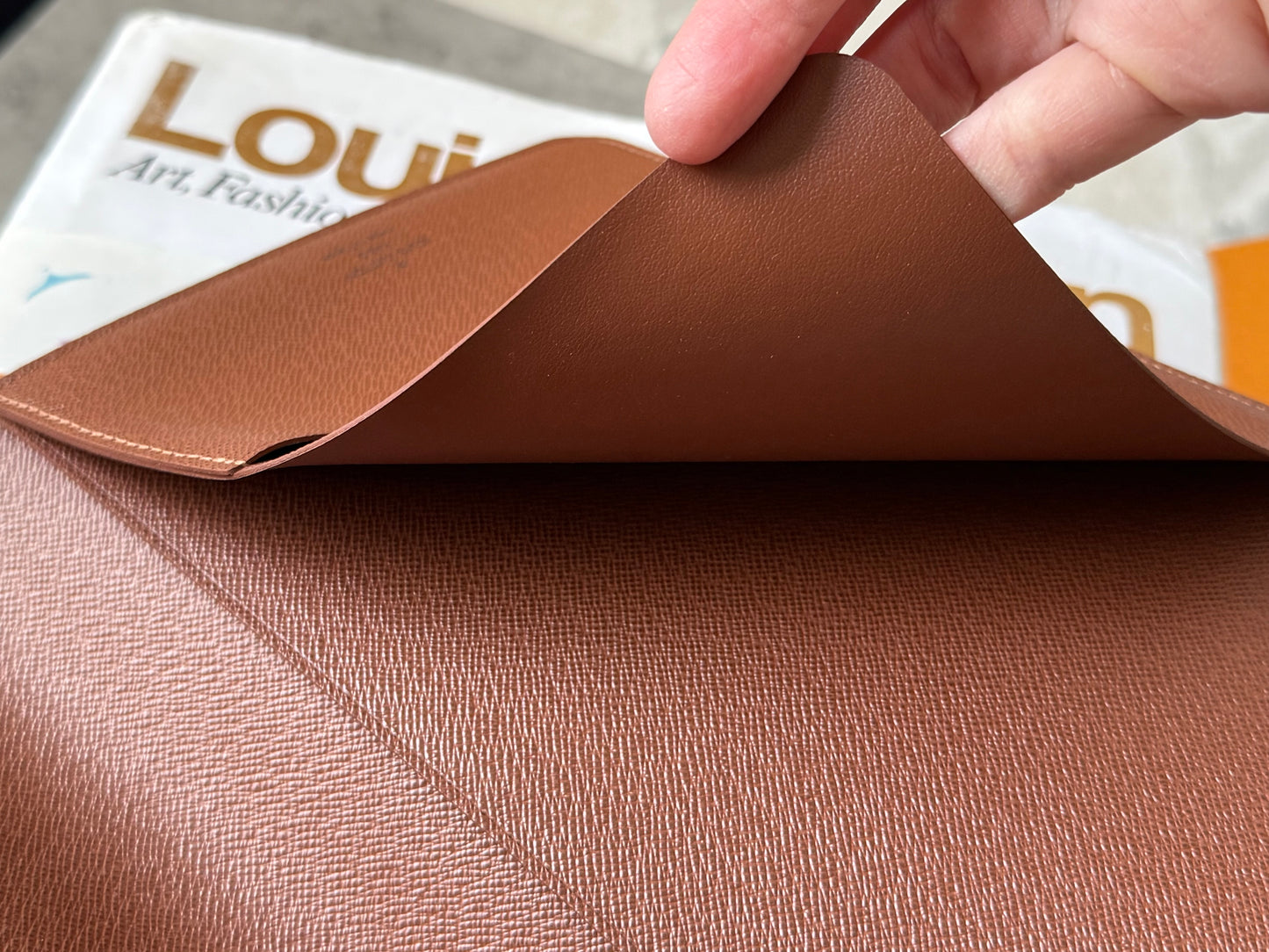 LV Desk Agenda Monogram