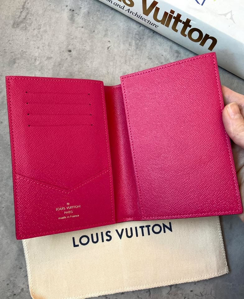 LV Hollywood Passport Holder