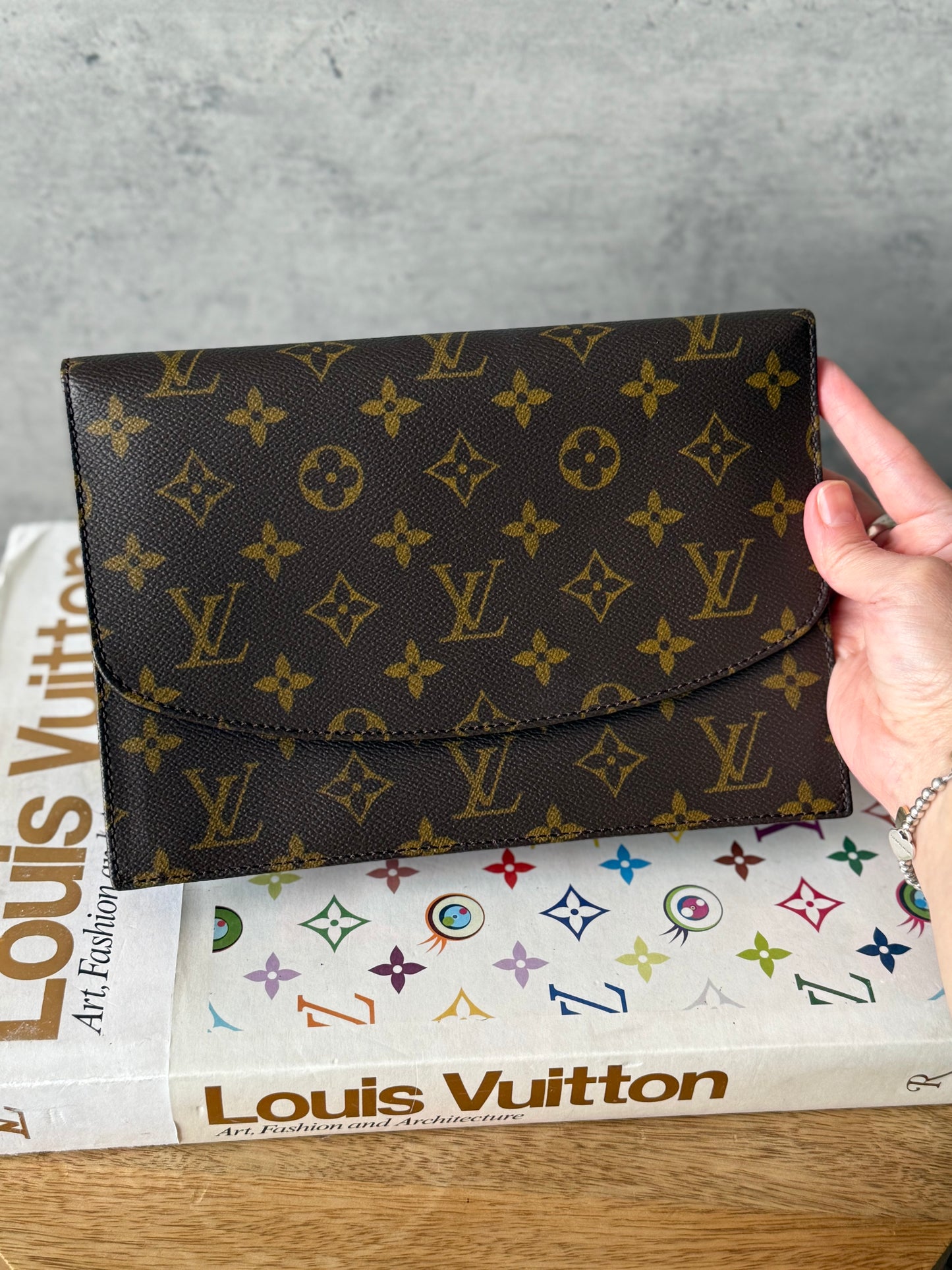 LV Rabat 23 Clutch