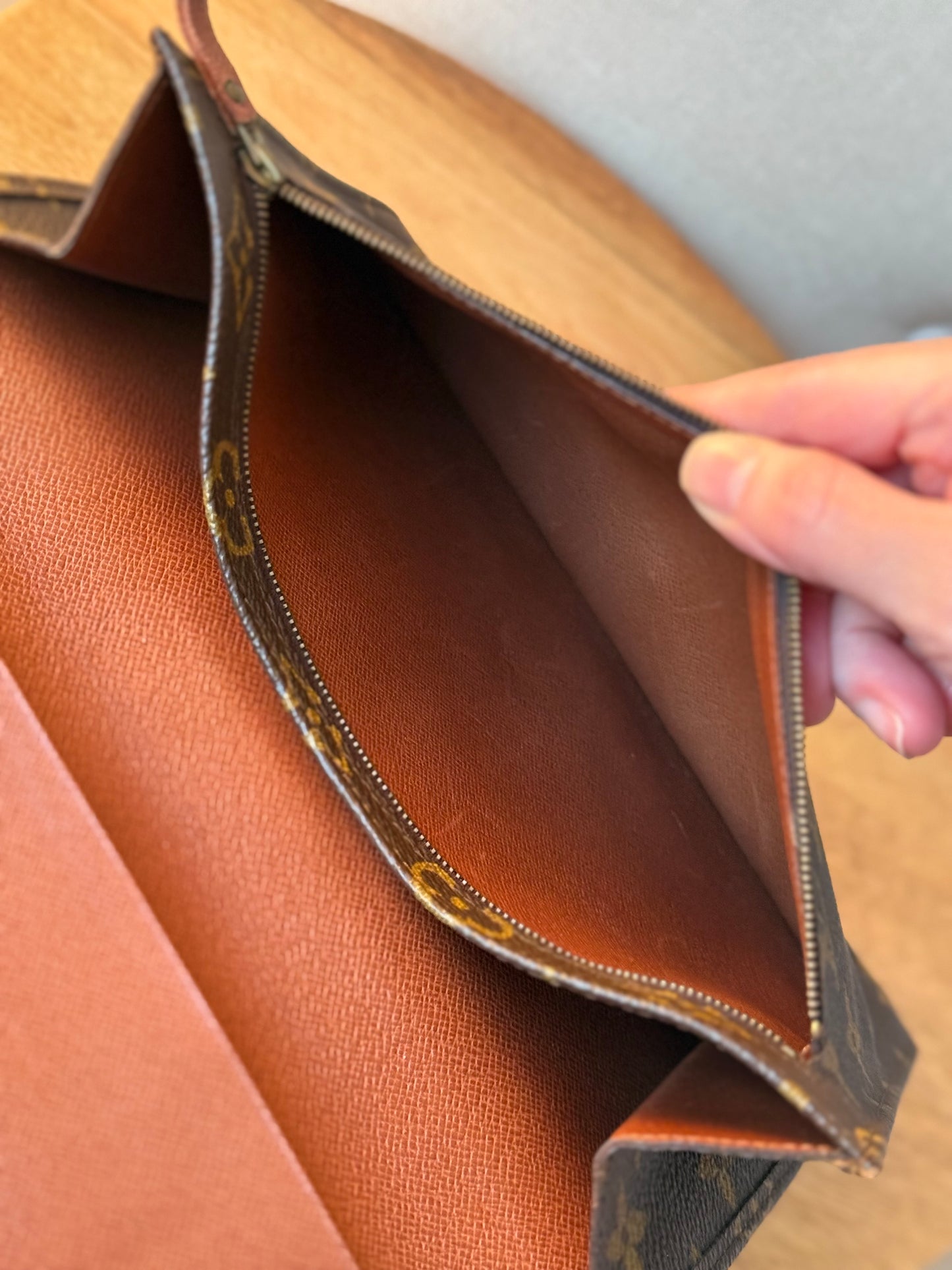 LV Rabat 23 Clutch