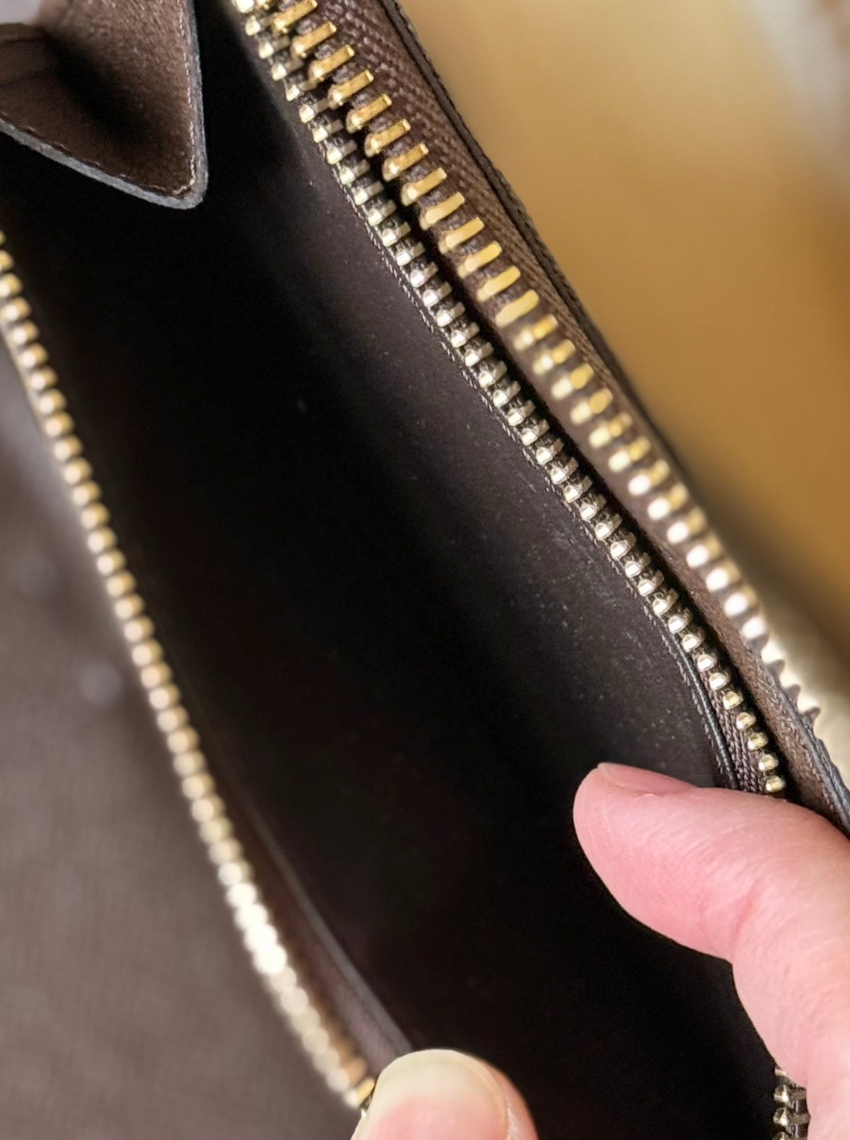 LV Zippy Compact Wallet DE