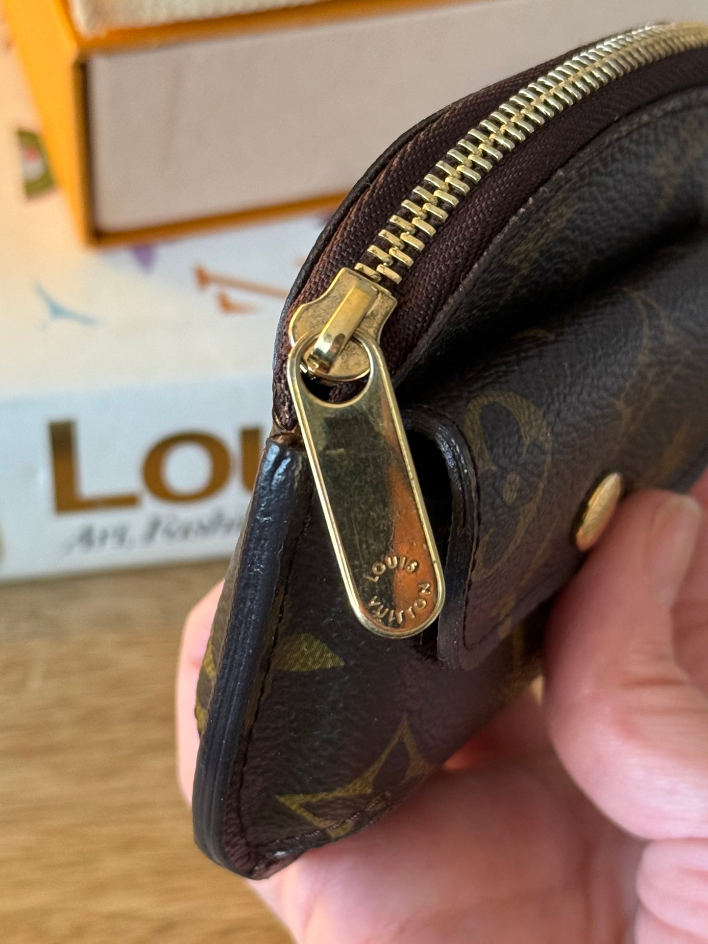 LV Schilling Pouch