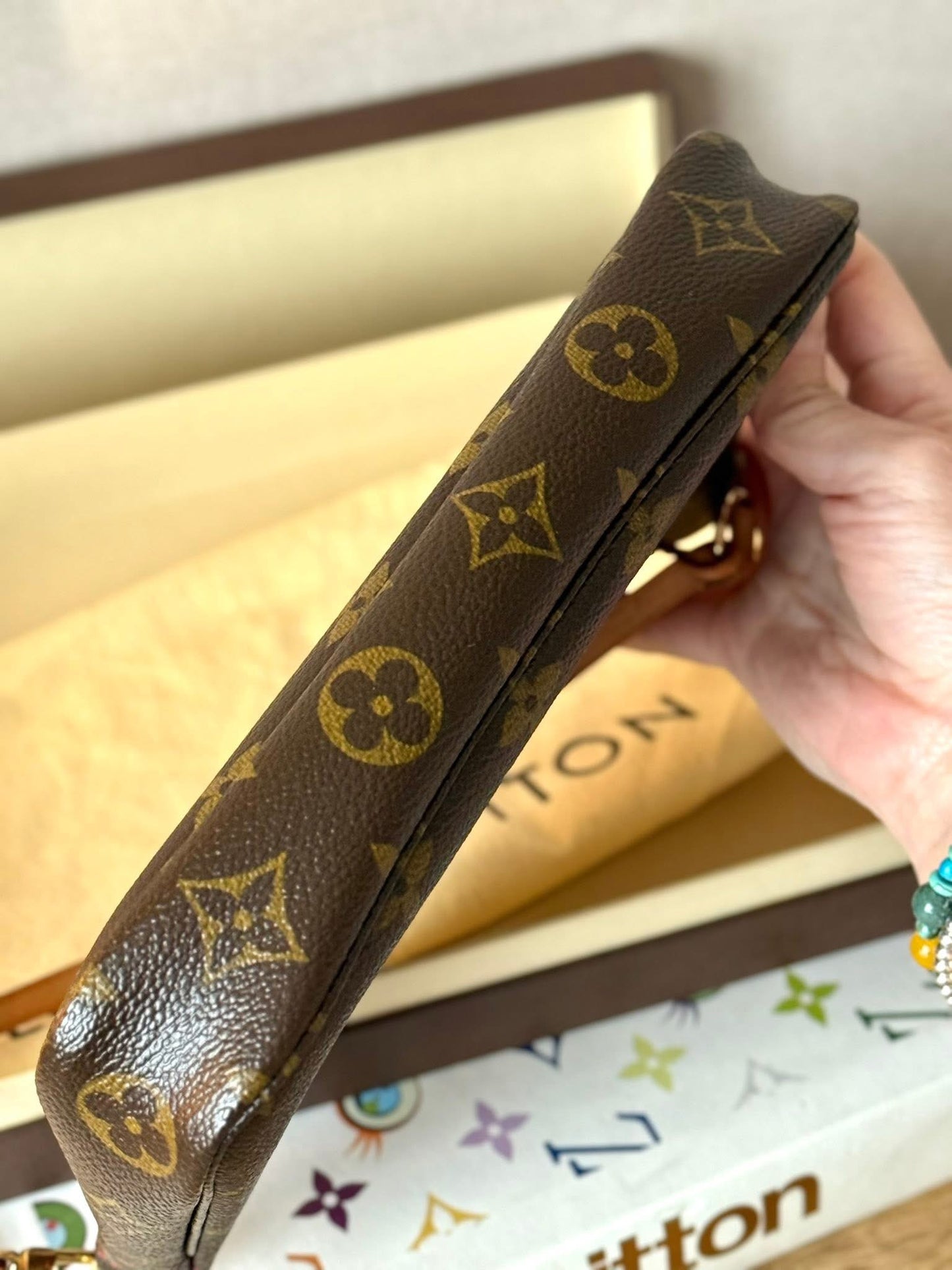 LV Pochette Accesoires Cerise