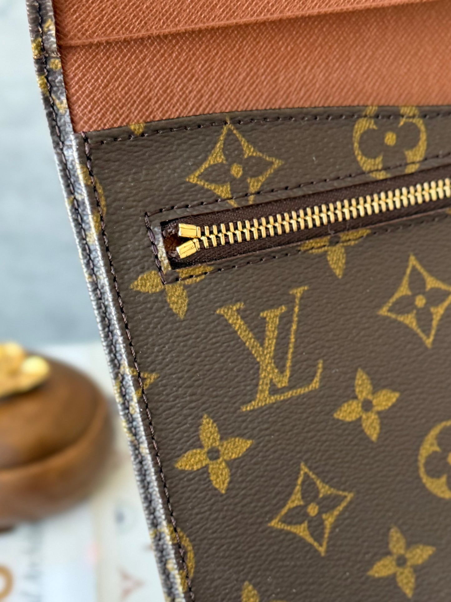 LV Rabat 23 Clutch