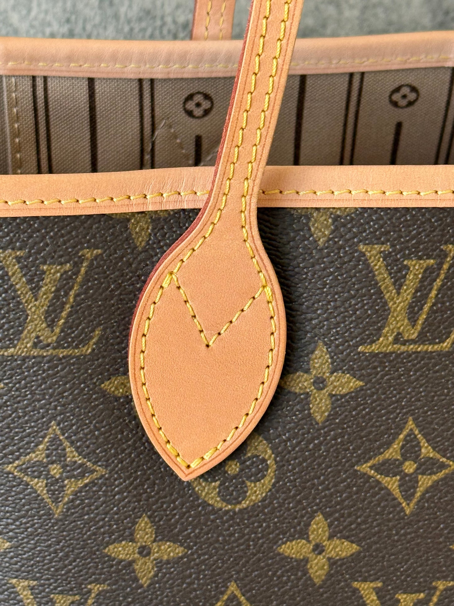LV Neverfull MM Beige