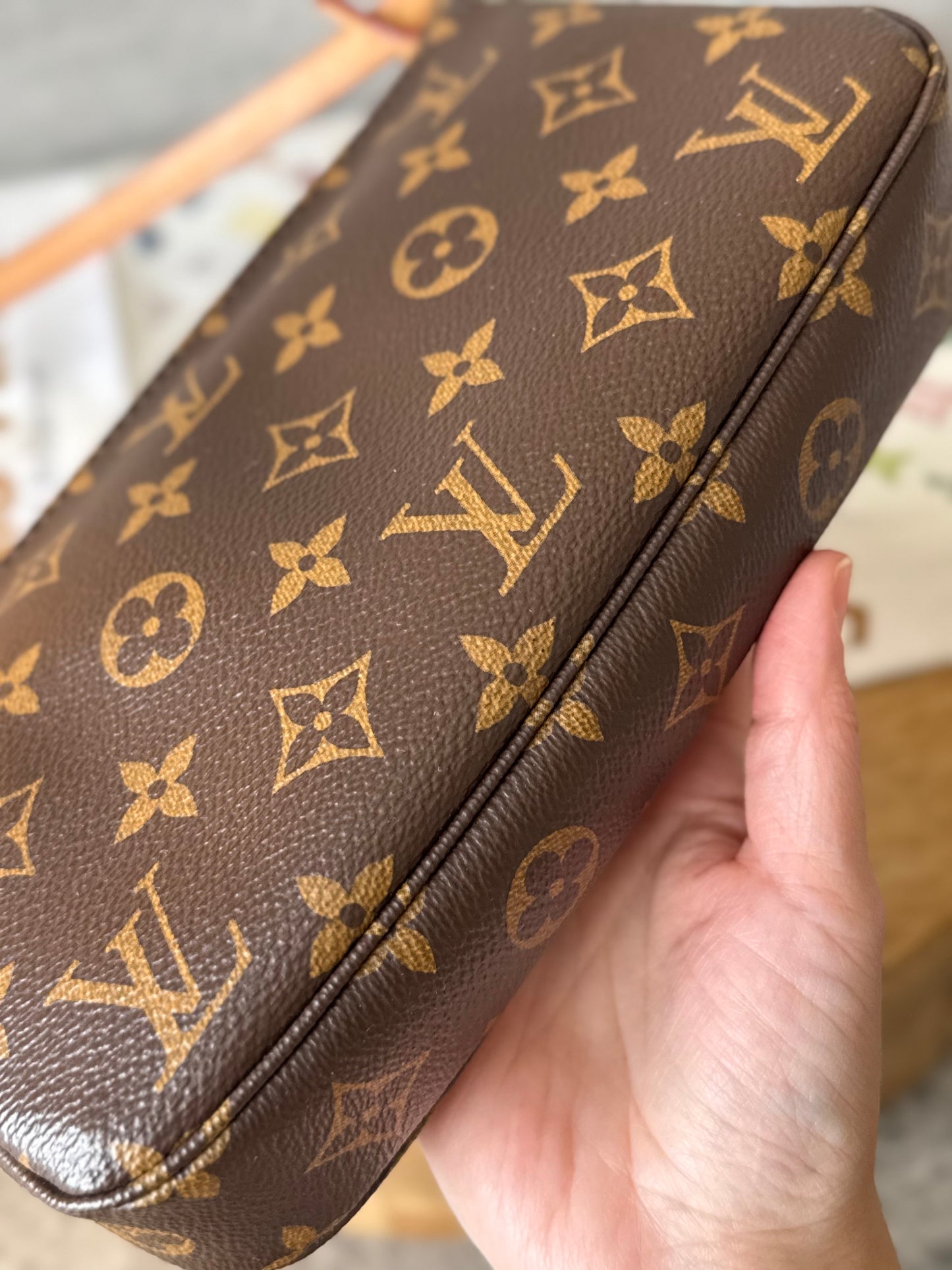 LV Pochette Accesoires NM