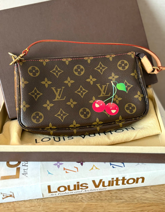 LV Pochette Accesoires Cerise
