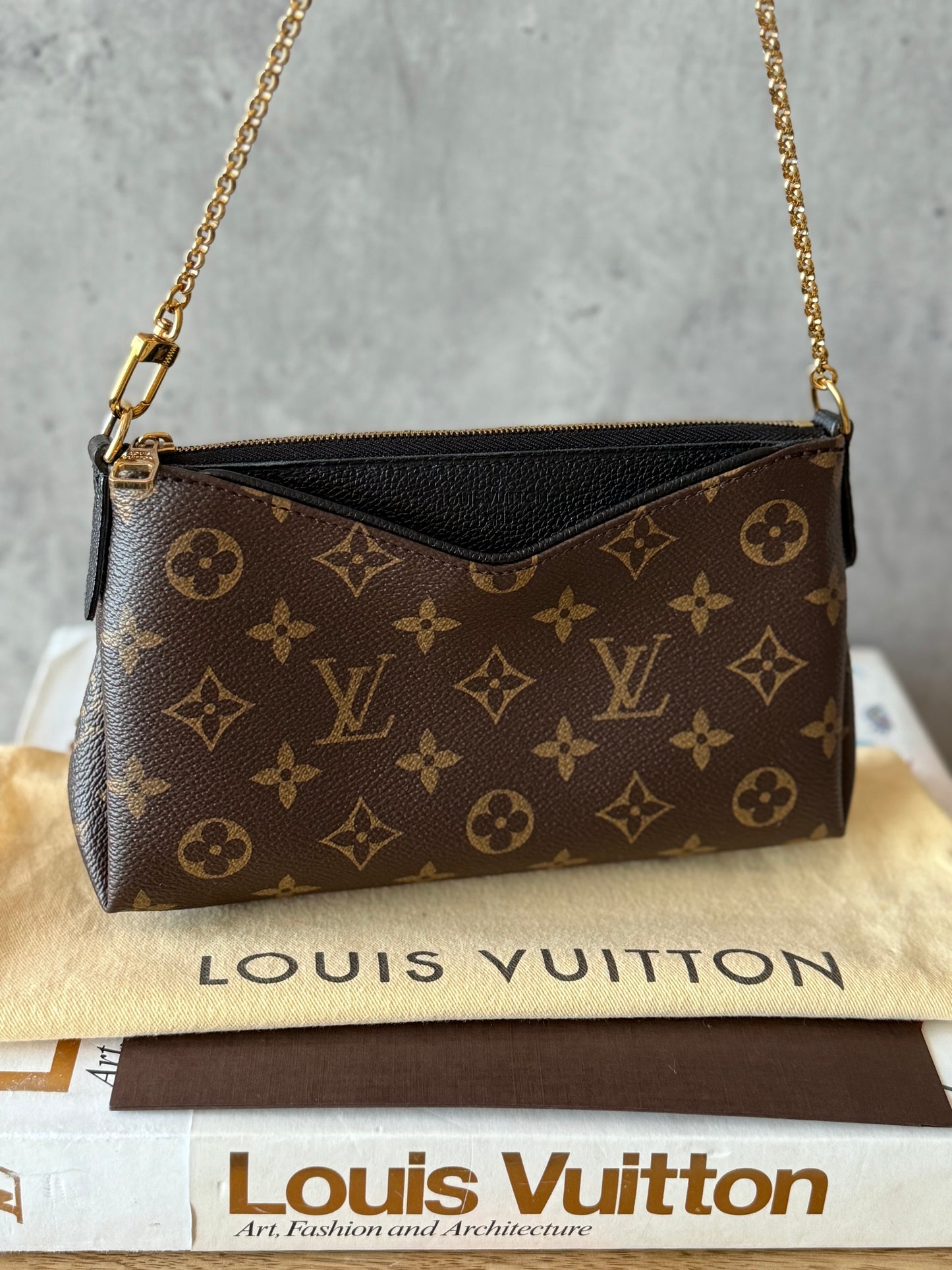 LV Pallas clutch crossbody noir