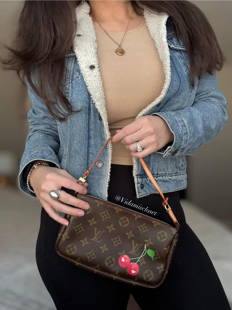 LV Pochette Accesoires Cerise