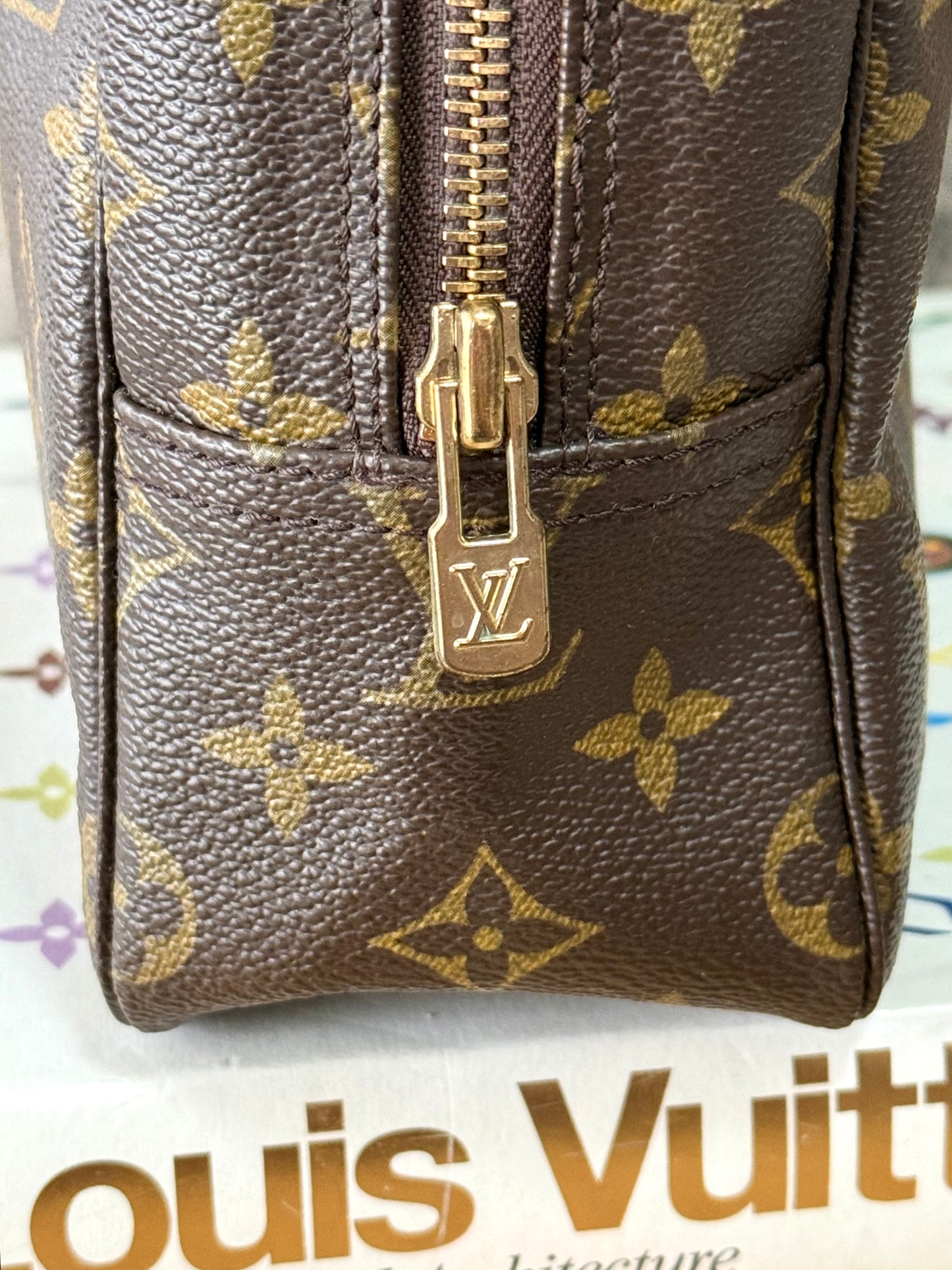 LV Trousse 28